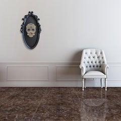 Teschio messicano in legno antico intarsiato a mano con cornice barocca laccata