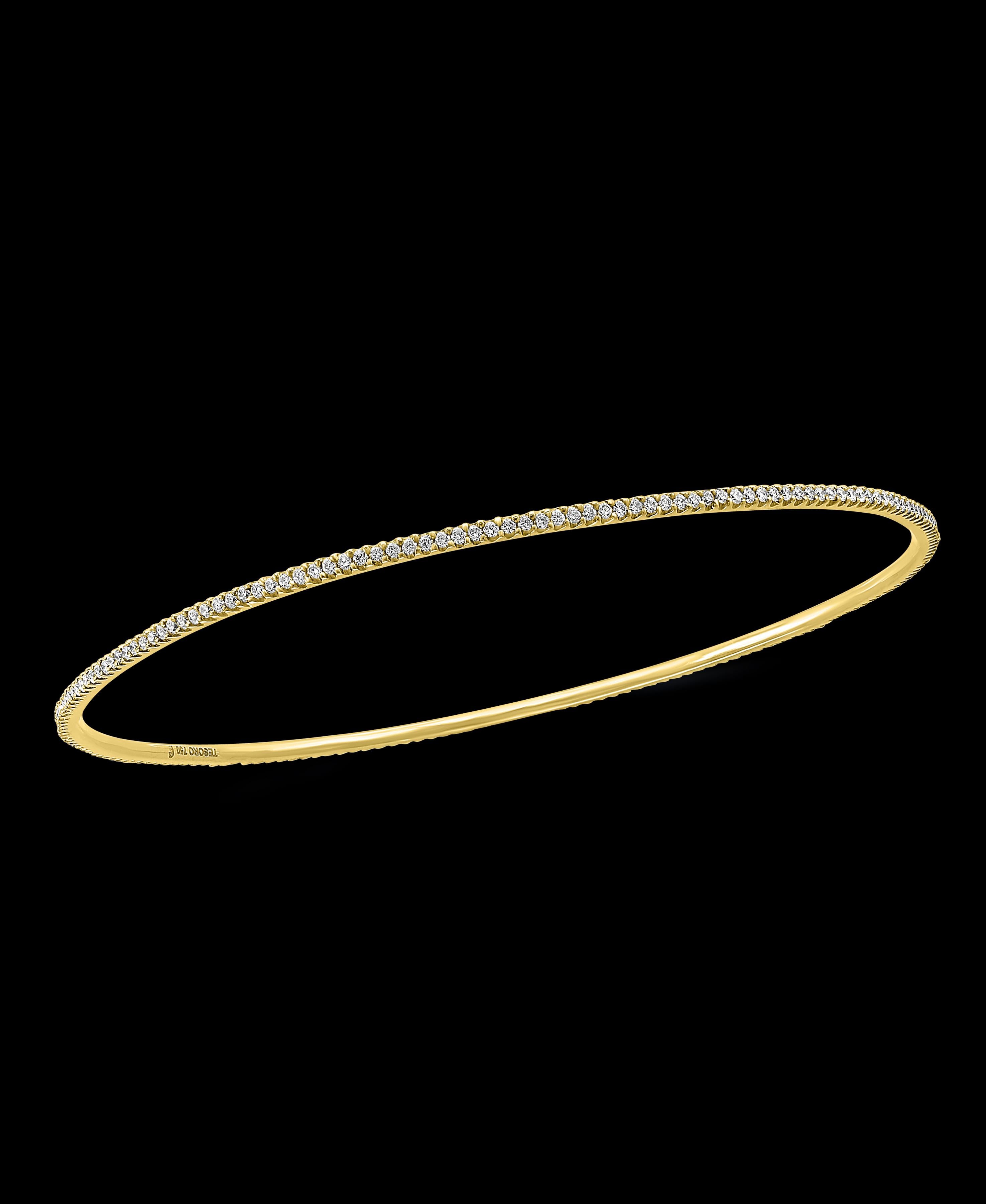 Tesora Contemporary Yellow and White 18 Karat Gold and Diamond Bangle Bracelet In Excellent Condition For Sale In New York, NY