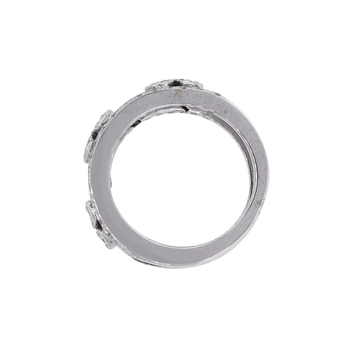 Round Cut Tesoro Hearts in Cage Band Ring