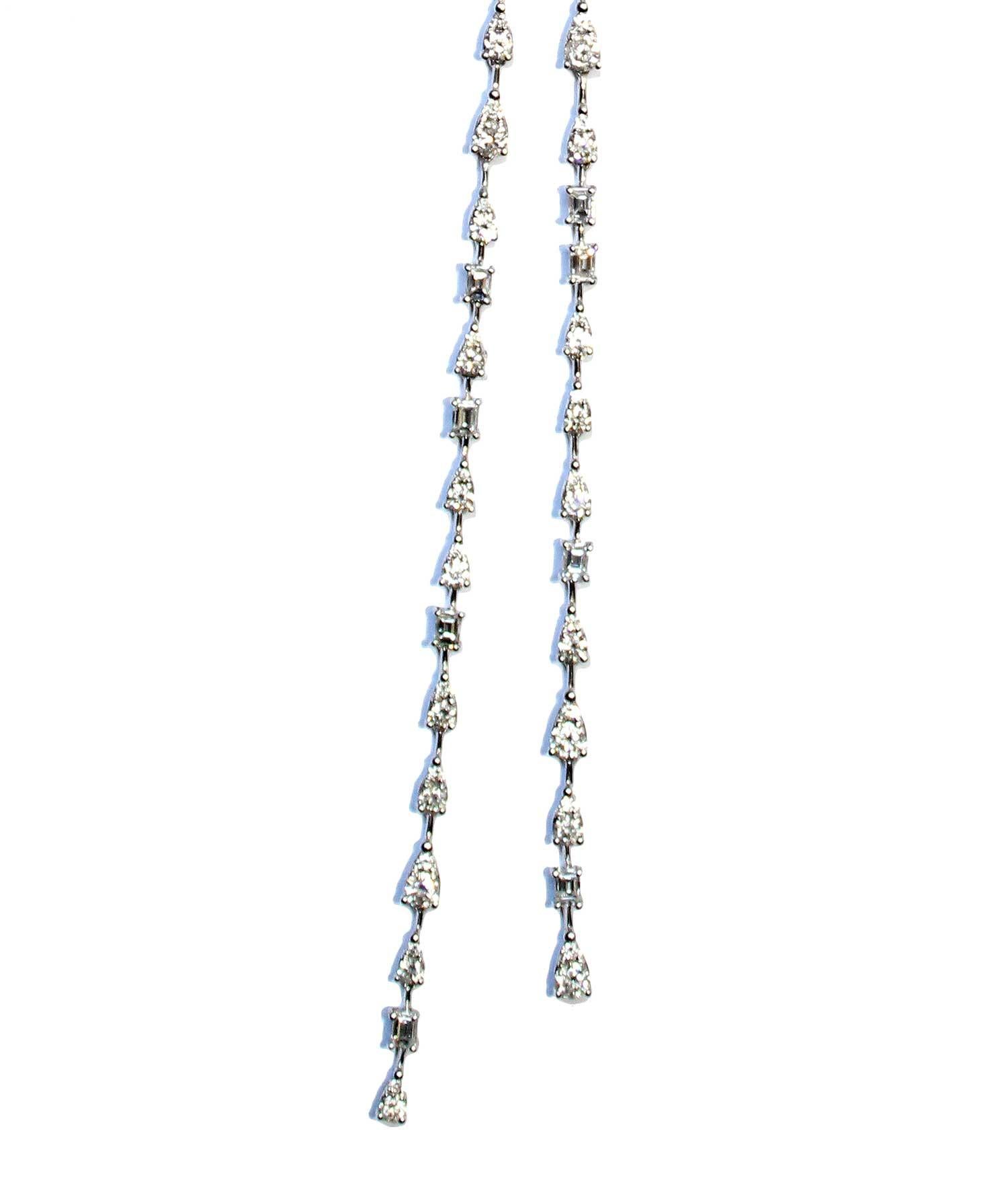 Tess Van Ghert  18K White Gold and Diamond Cascading Mono Earring In New Condition For Sale In London, GB