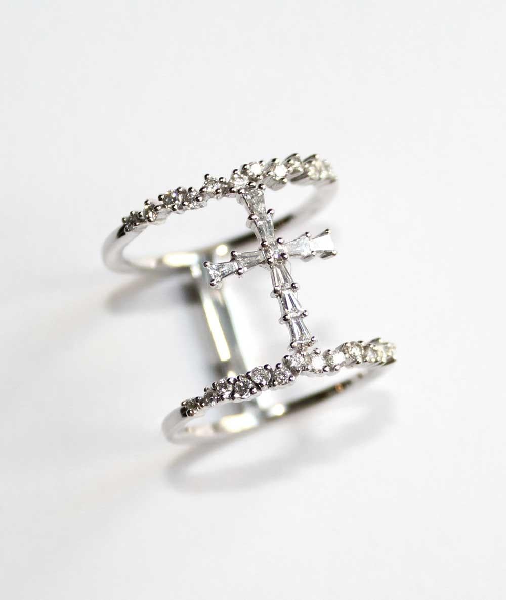 Contemporary Tess Van Ghert 18K White Gold And Diamond Cross Design Ring For Sale