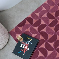 Tessalating Nostalgic Customizable Horizon Runner in Pink Medium