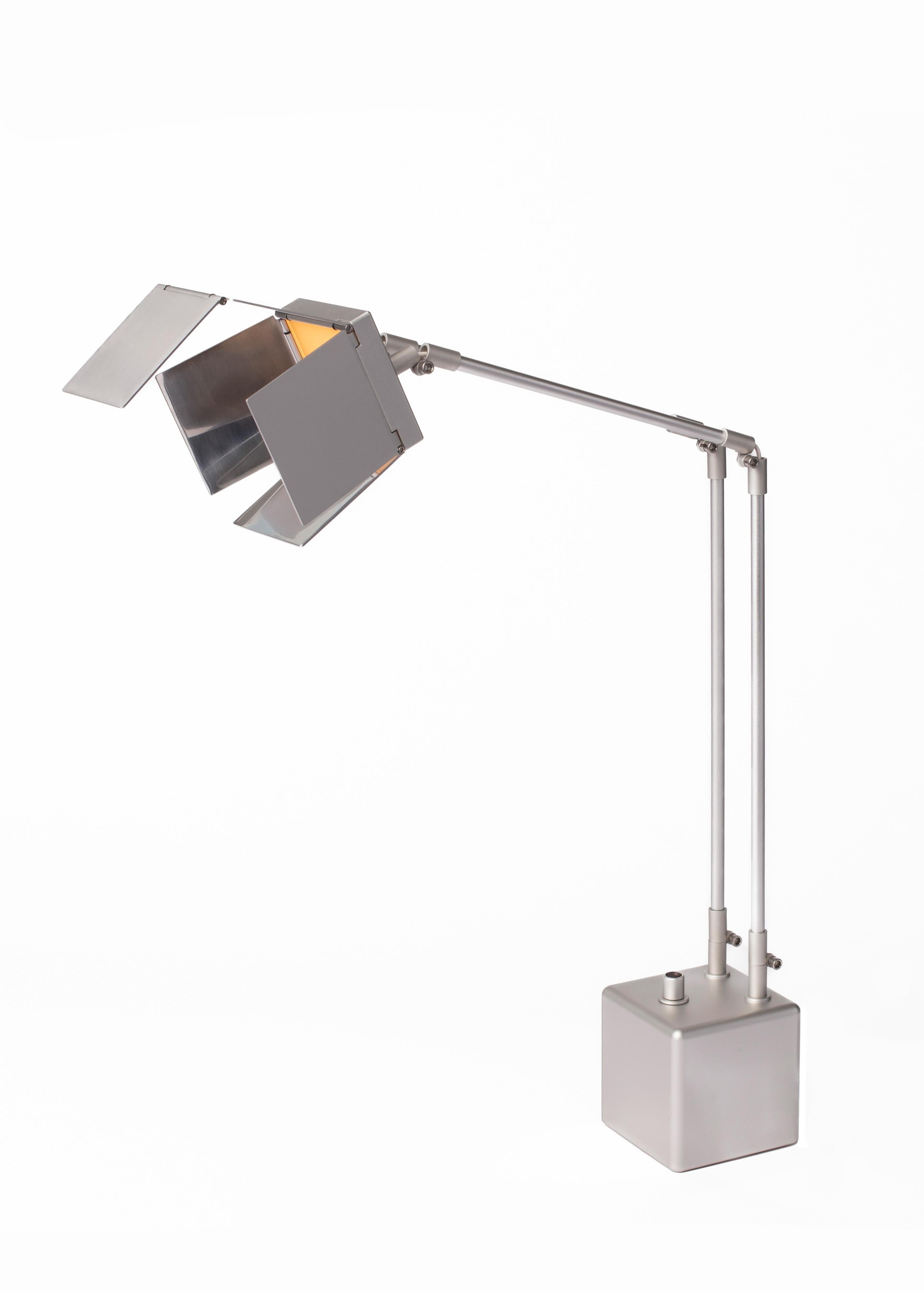 Industrial Téssara Aktís Desk Lamp For Sale