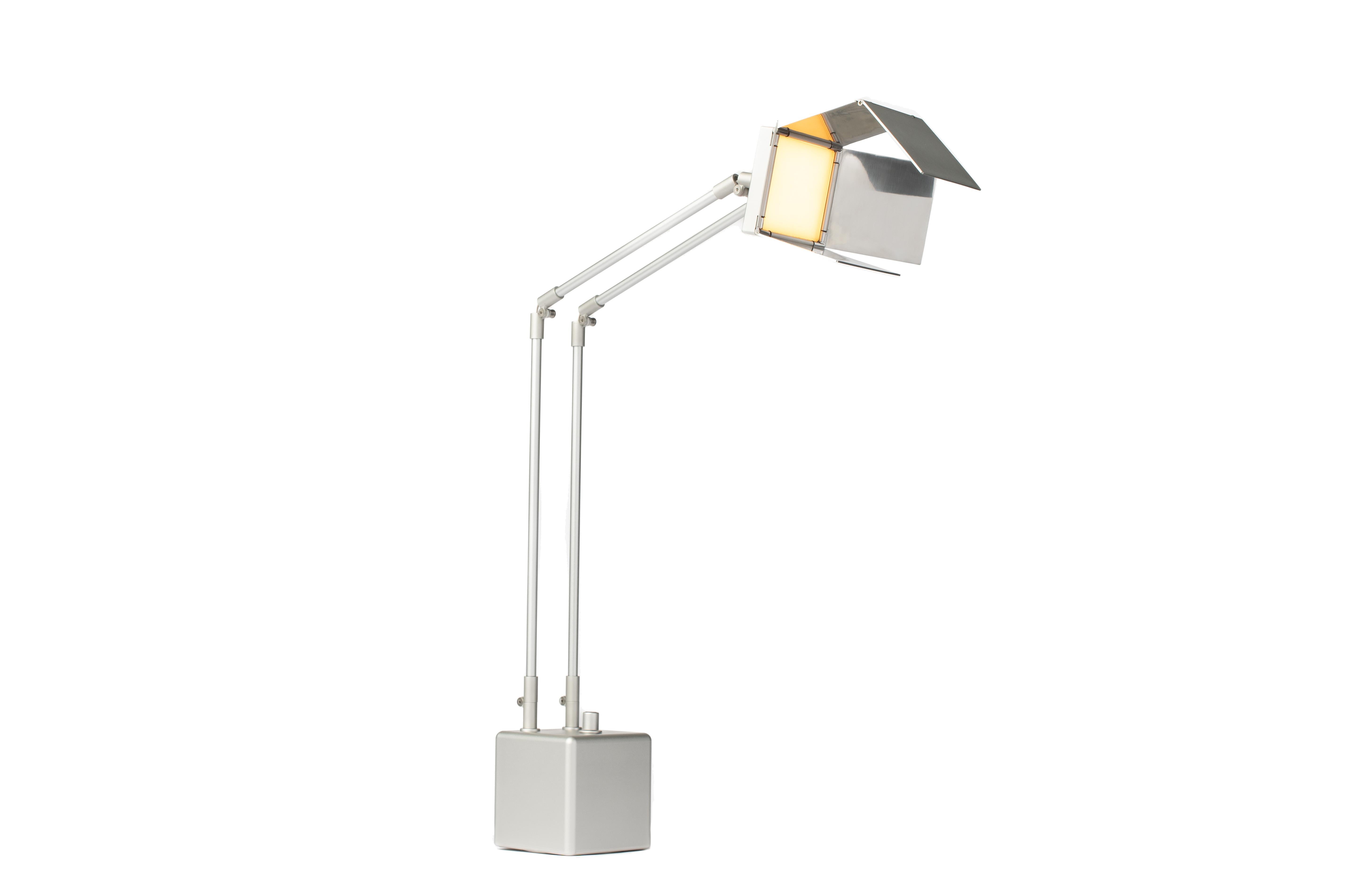 Contemporary Téssara Aktís Desk Lamp For Sale