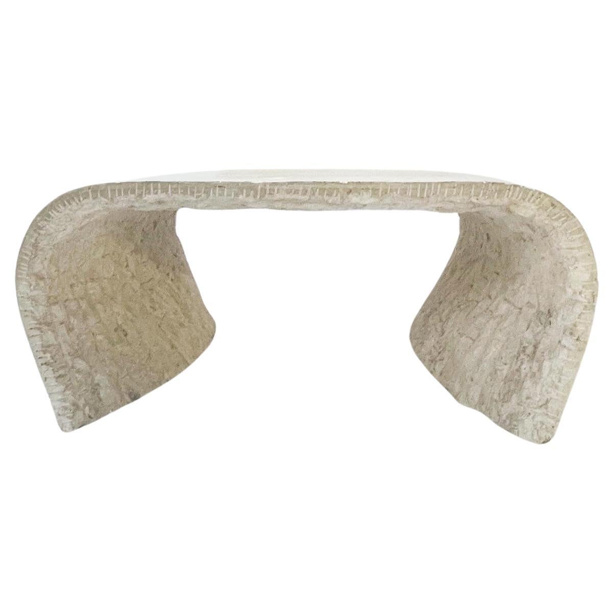 Table basse en forme de cascade en pierre tesselée en vente