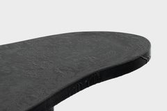 Tavolino Tessella F in legno di abete dipinto a mano e MDF di ROU Materiaal