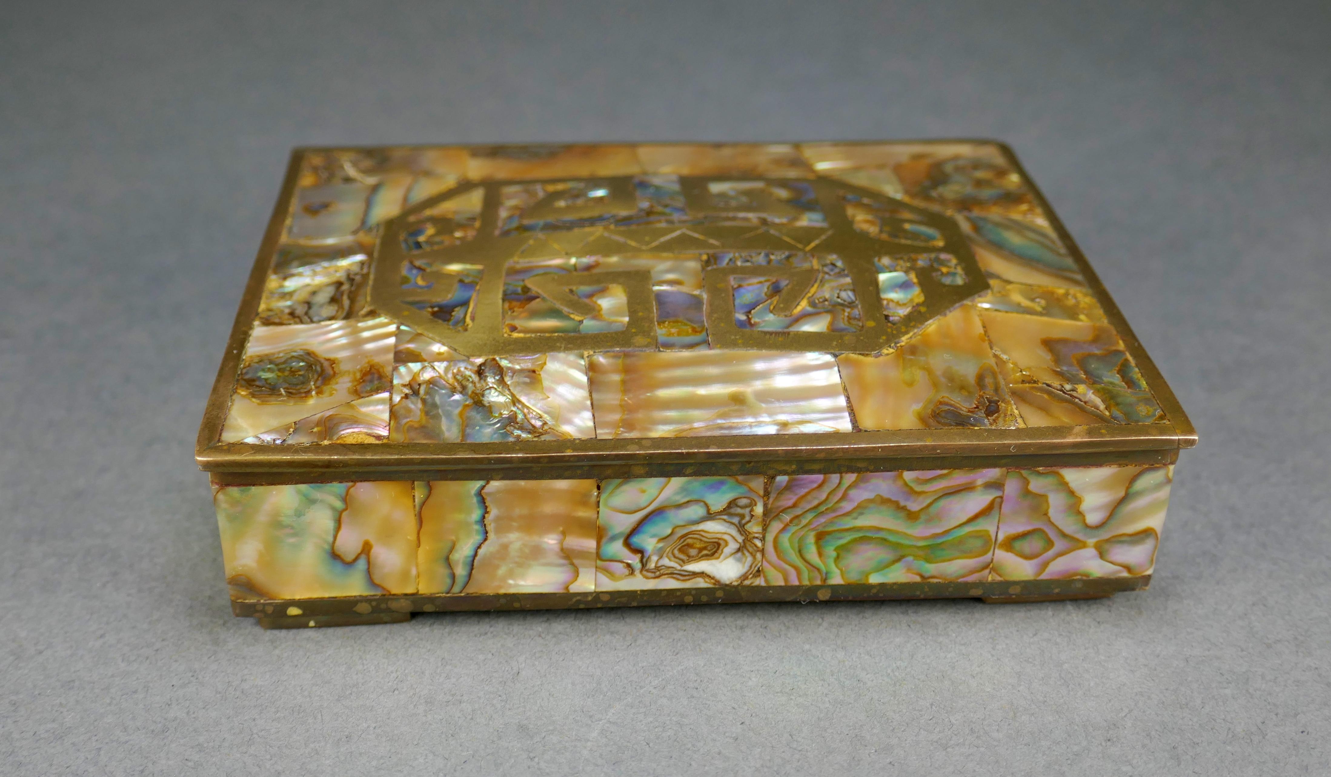 Mid-Century Modern Tessellated Abalone Shell Brass Inlaid Cigarette Tobacco Trinket Box Mexico For Sale