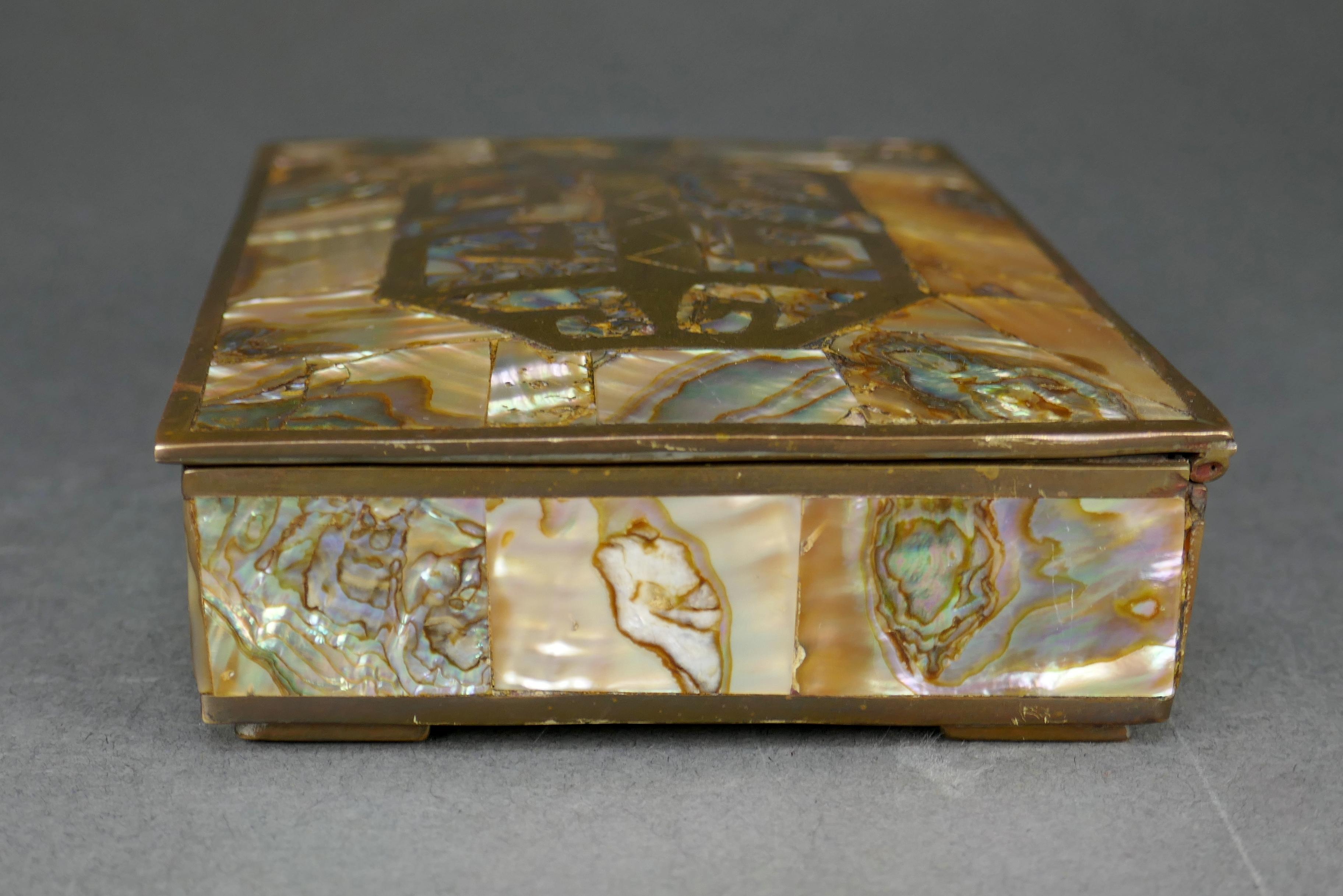 Tessellated Abalone Shell Brass Inlaid Cigarette Tobacco Trinket Box Mexico For Sale 3