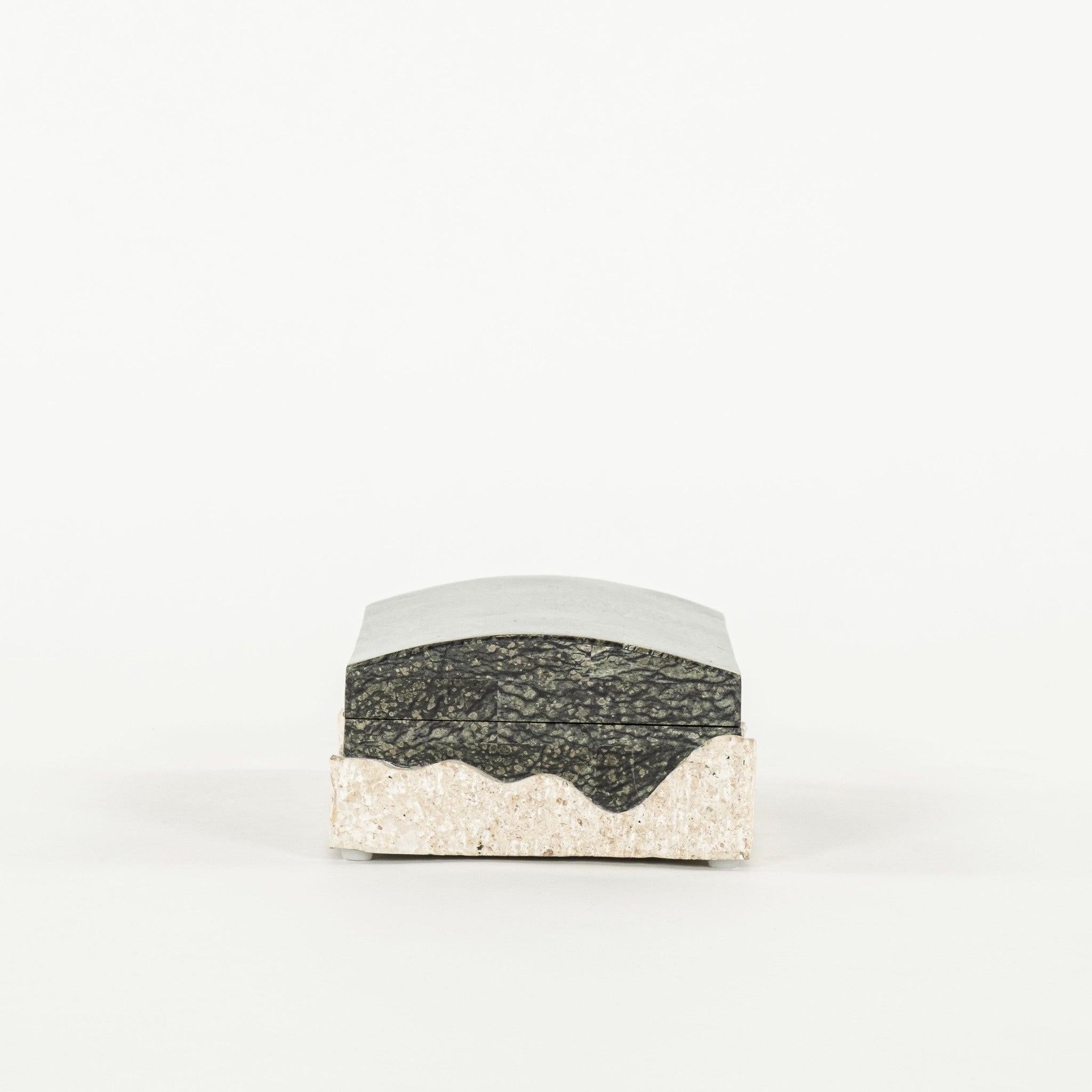Tessellated Black Stone Box In Good Condition For Sale In Houston, TX