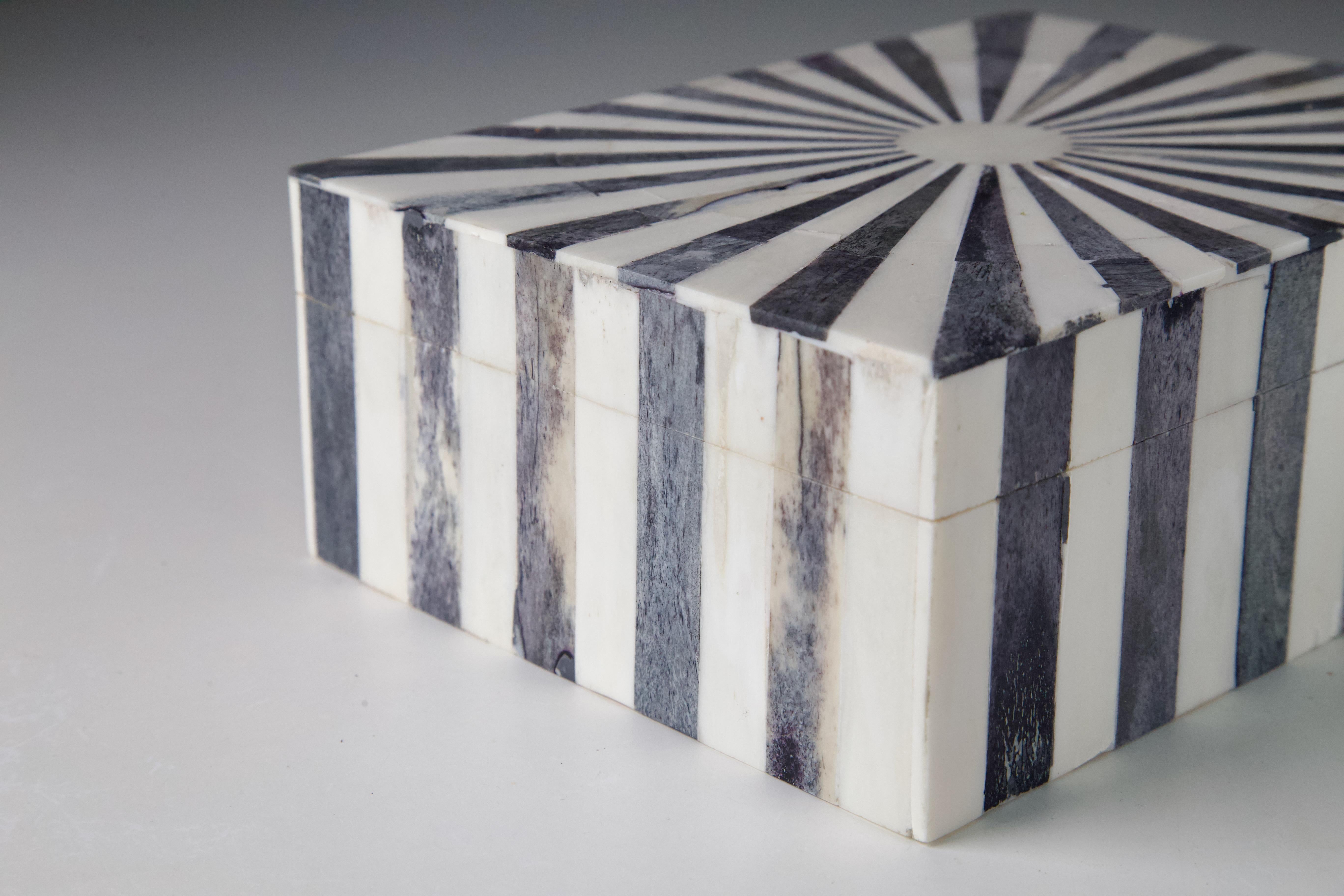 Tessellated Bone Box In Good Condition For Sale In Santa Barbara, CA