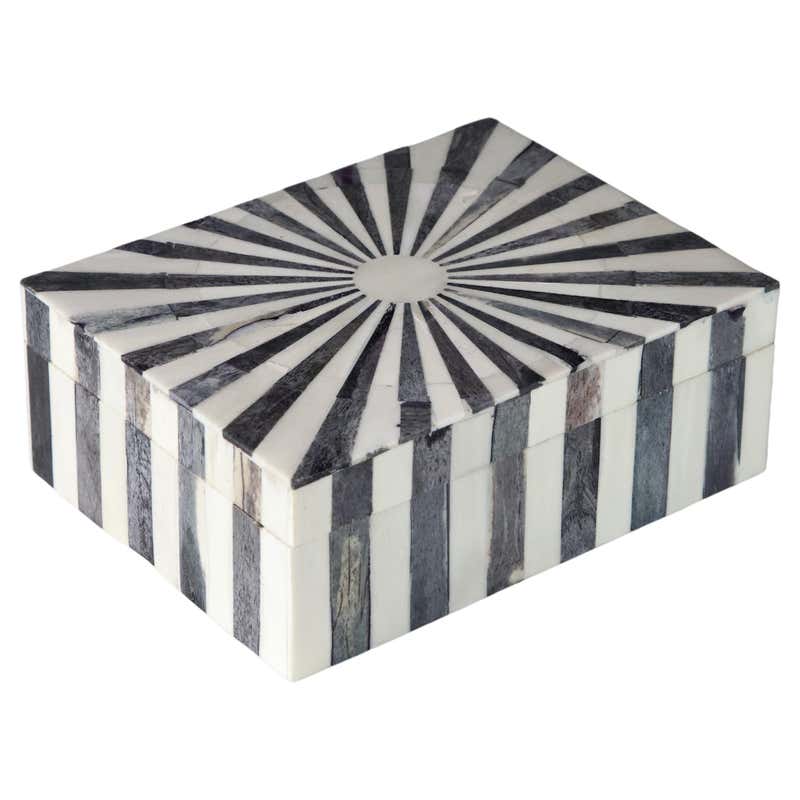 Bone Boxes - 365 For Sale at 1stDibs | taiwanese bone box, decorative ...