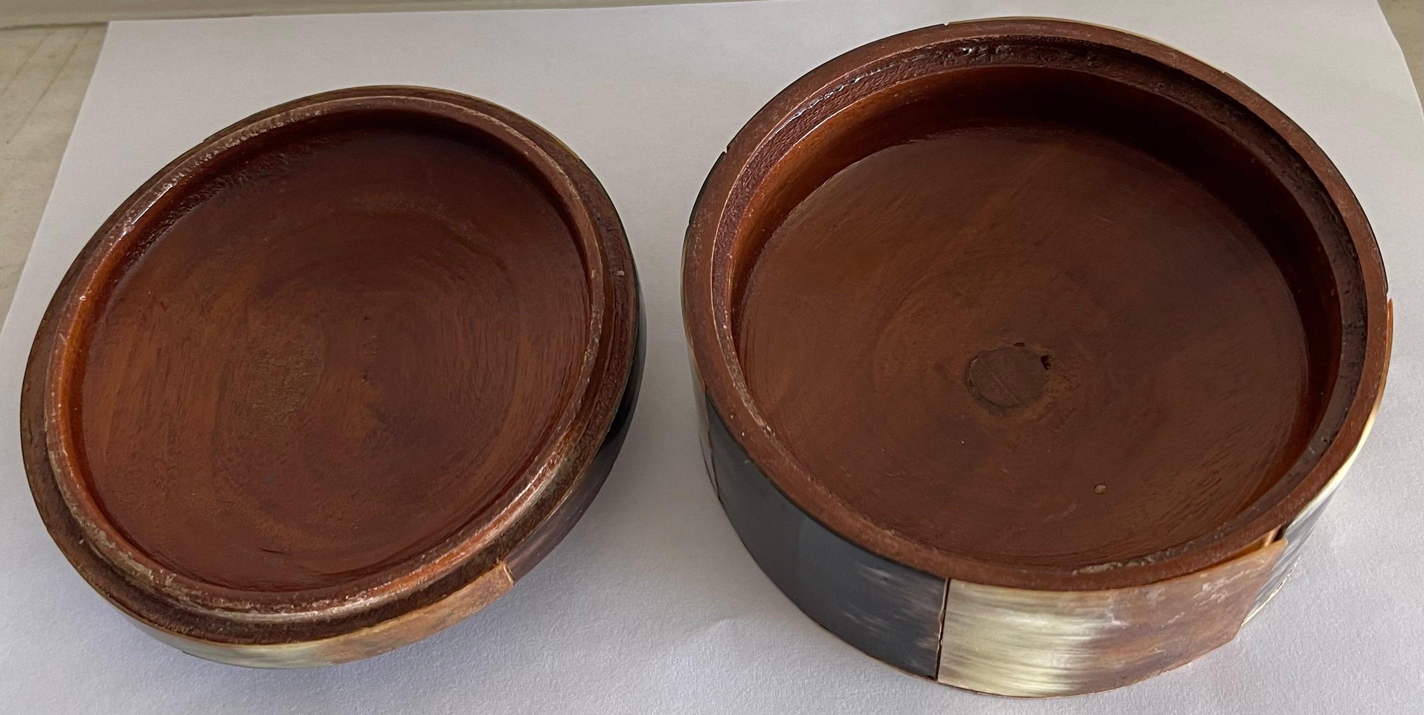 Tessellated Faux Horn & Wood Round Box For Sale 3