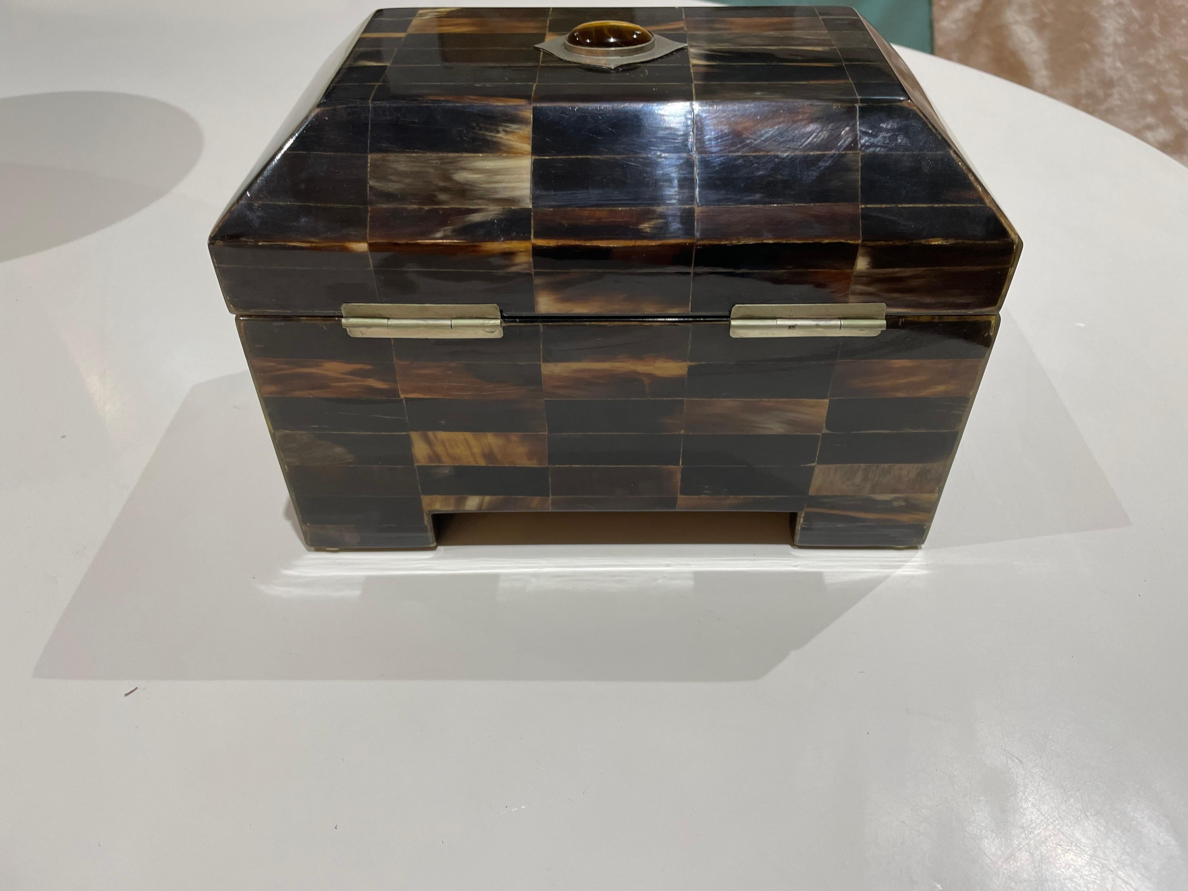 Tessellated Horn and Tigers Eye Box In Good Condition In Chicago, IL