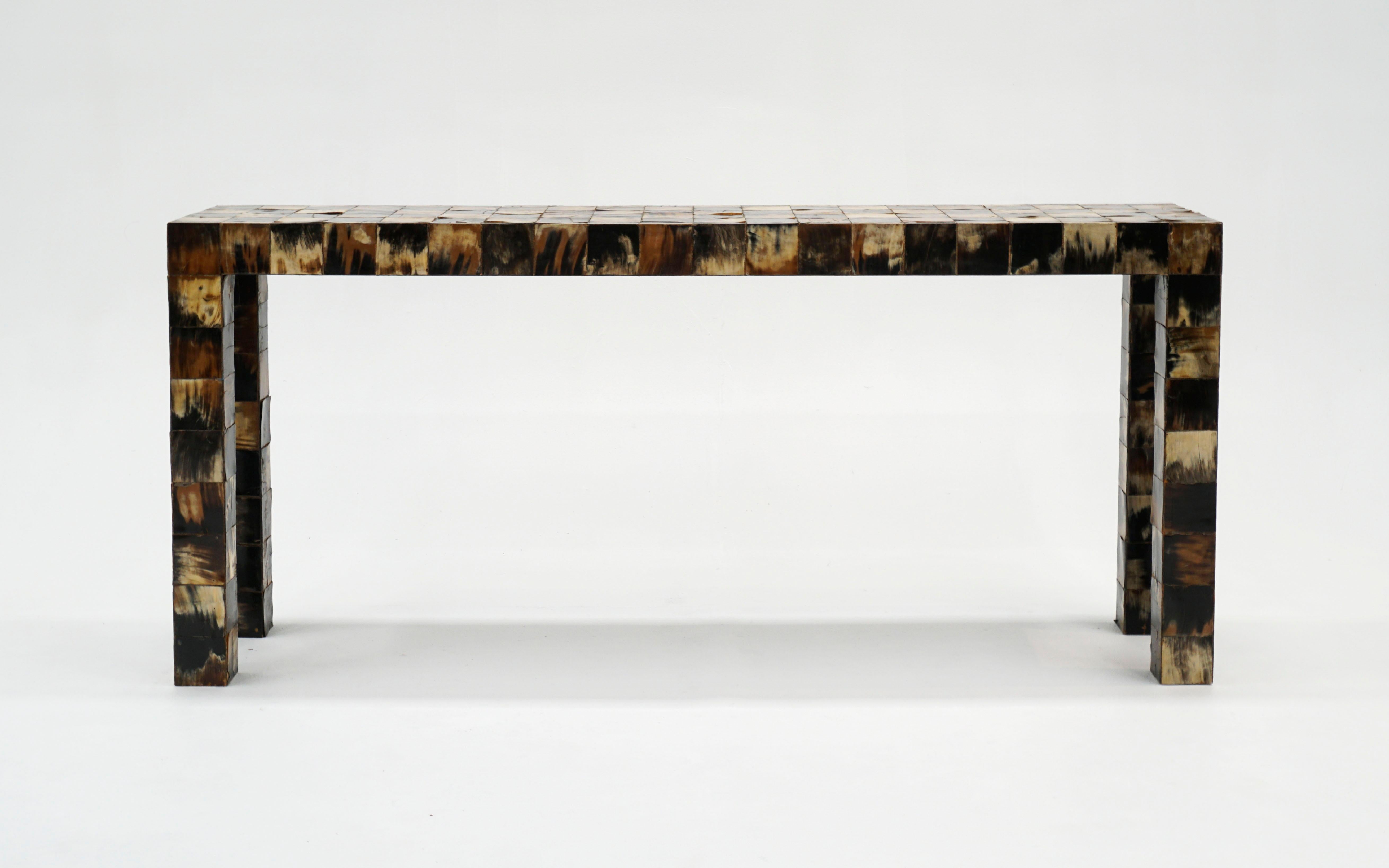 Console / sofa table or narrow hall table designed by William Piedrahita for Thomas Britt, 1970s. As is often the case with tessellated horn, many of the edges are slightly lifted. Various scratches and signs of use. These things do not detract from