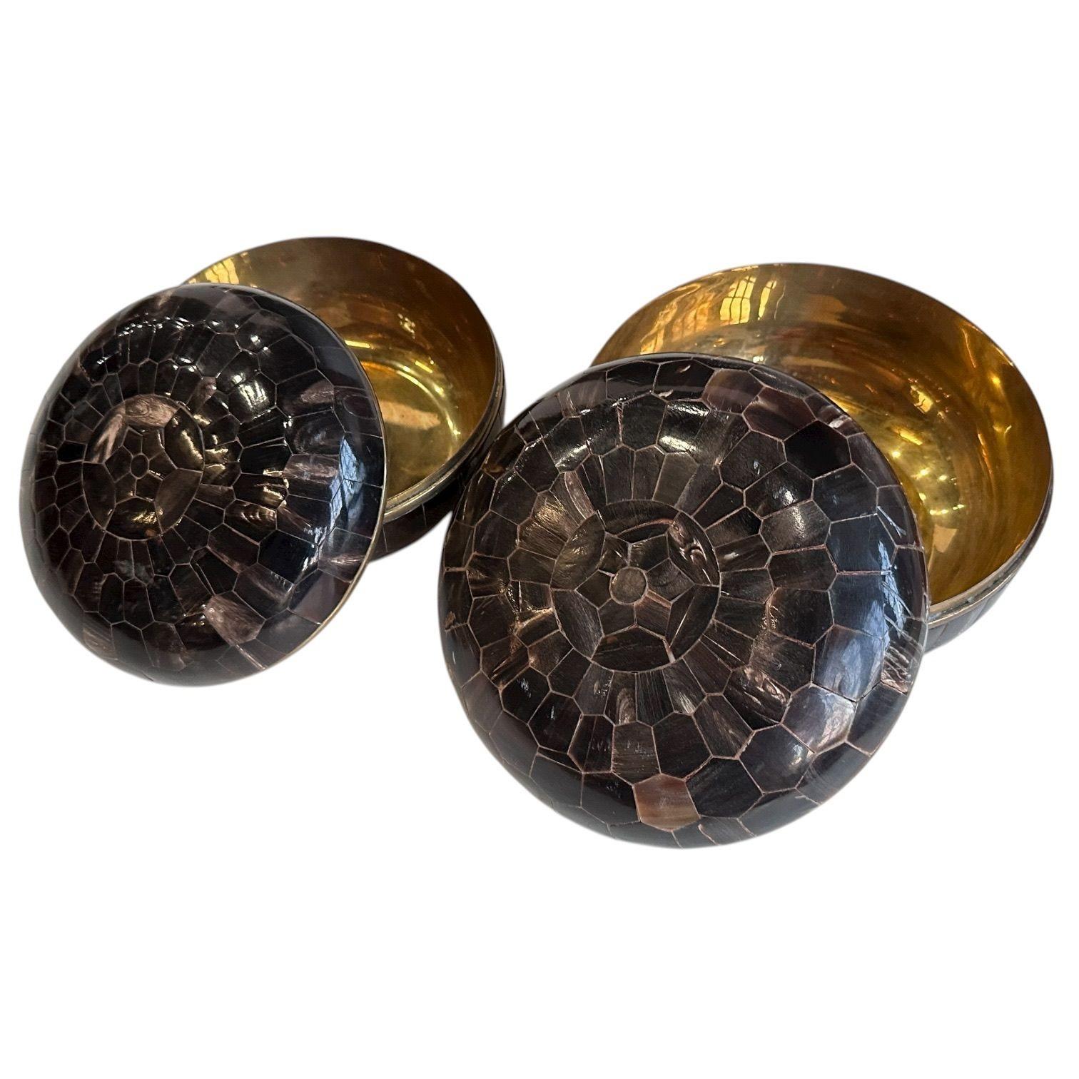 Colombien Commodes en corne tessellée par Enrique Garcel, Colombie en vente