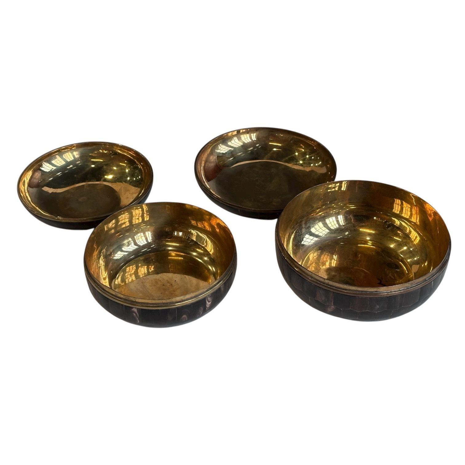 Milieu du XXe siècle Commodes en corne tessellée par Enrique Garcel, Colombie en vente