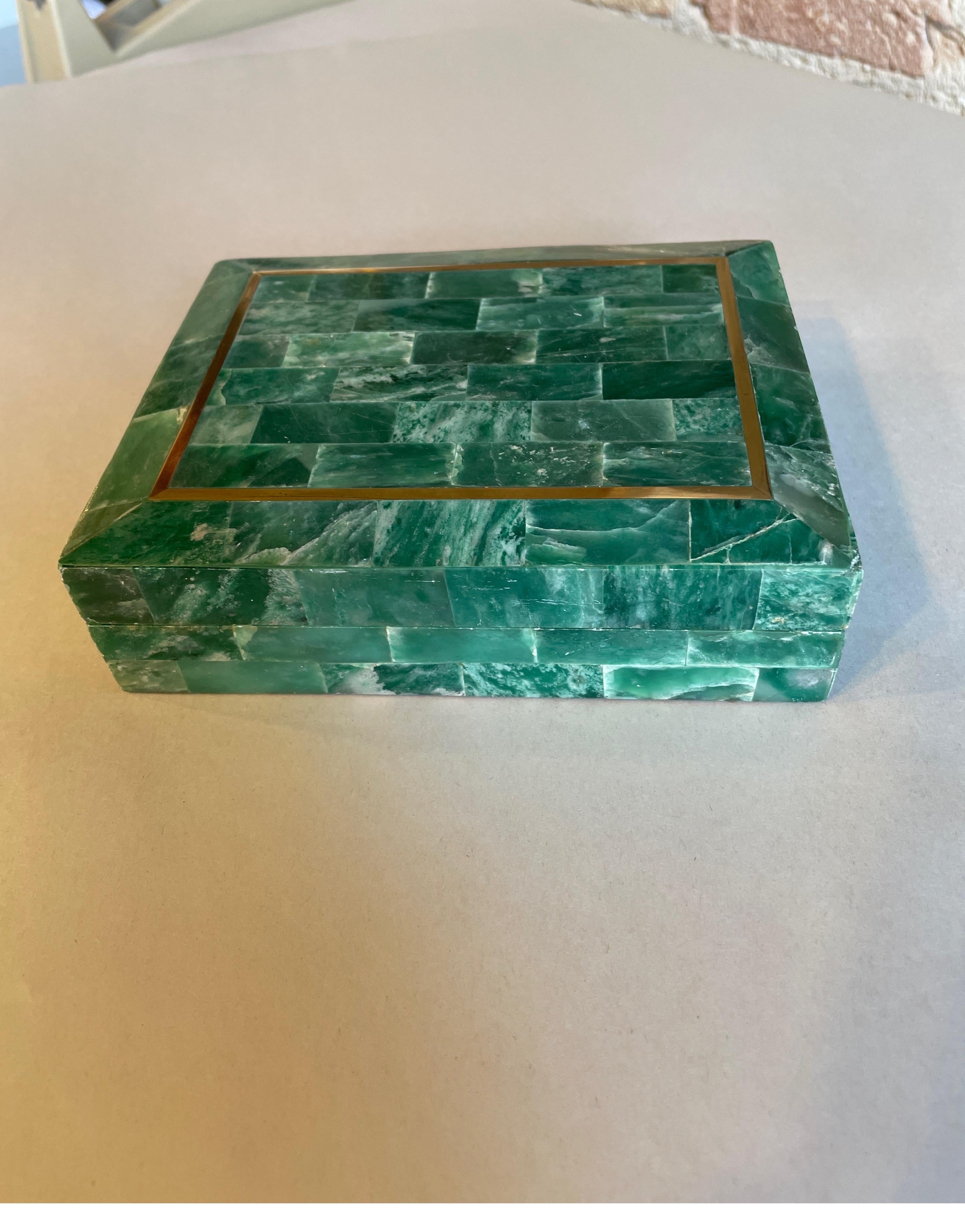Tessellated malachite box For Sale 3