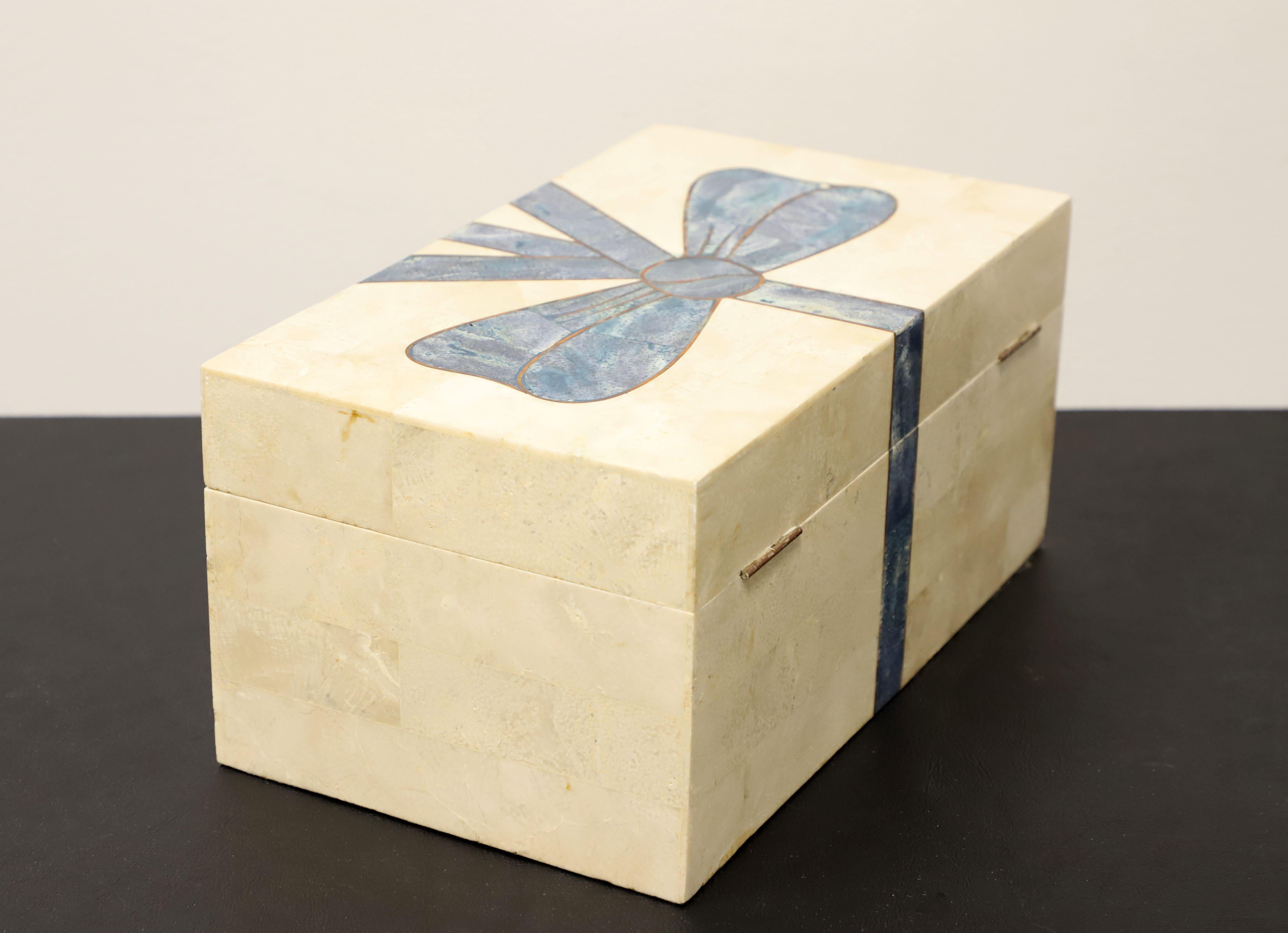 Art déco Boîte à bibelots en marbre tessellé avec nœud bleu