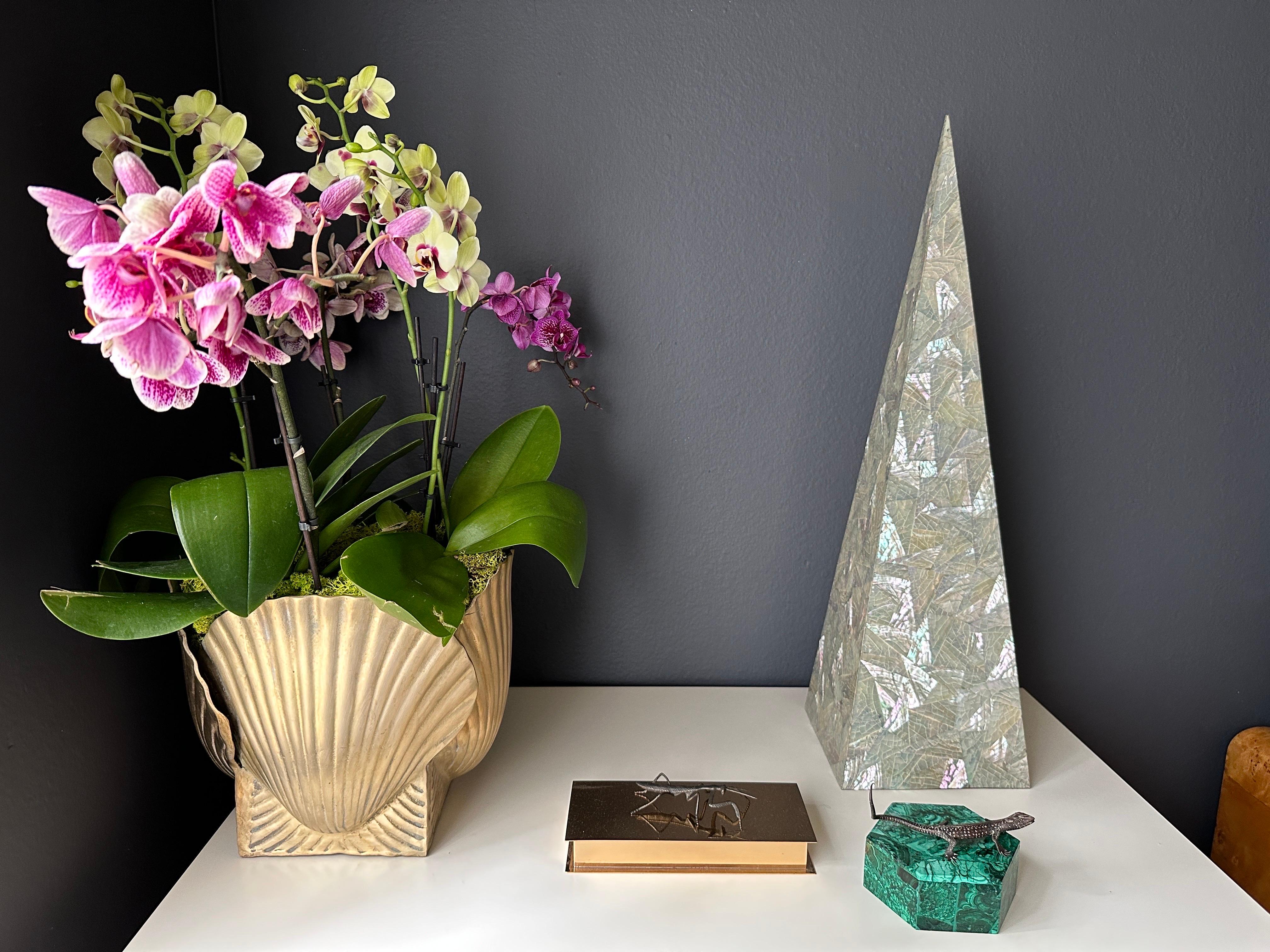 Tessellated Mother of Pearl Obelisk In Good Condition For Sale In North Hollywood, CA