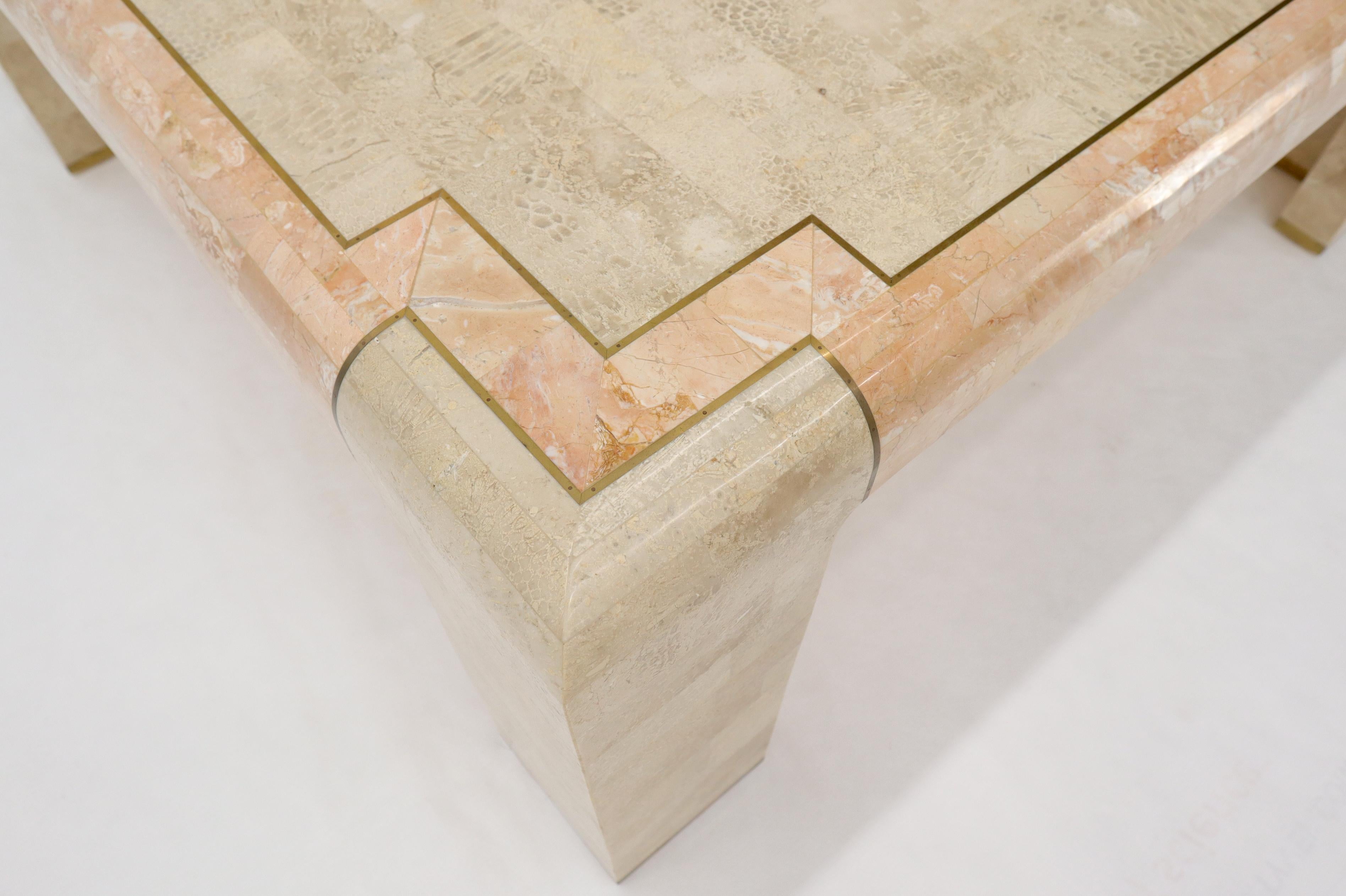Table basse carrée en pierre tessellée et laiton incrusté Excellent état - En vente à Rockaway, NJ