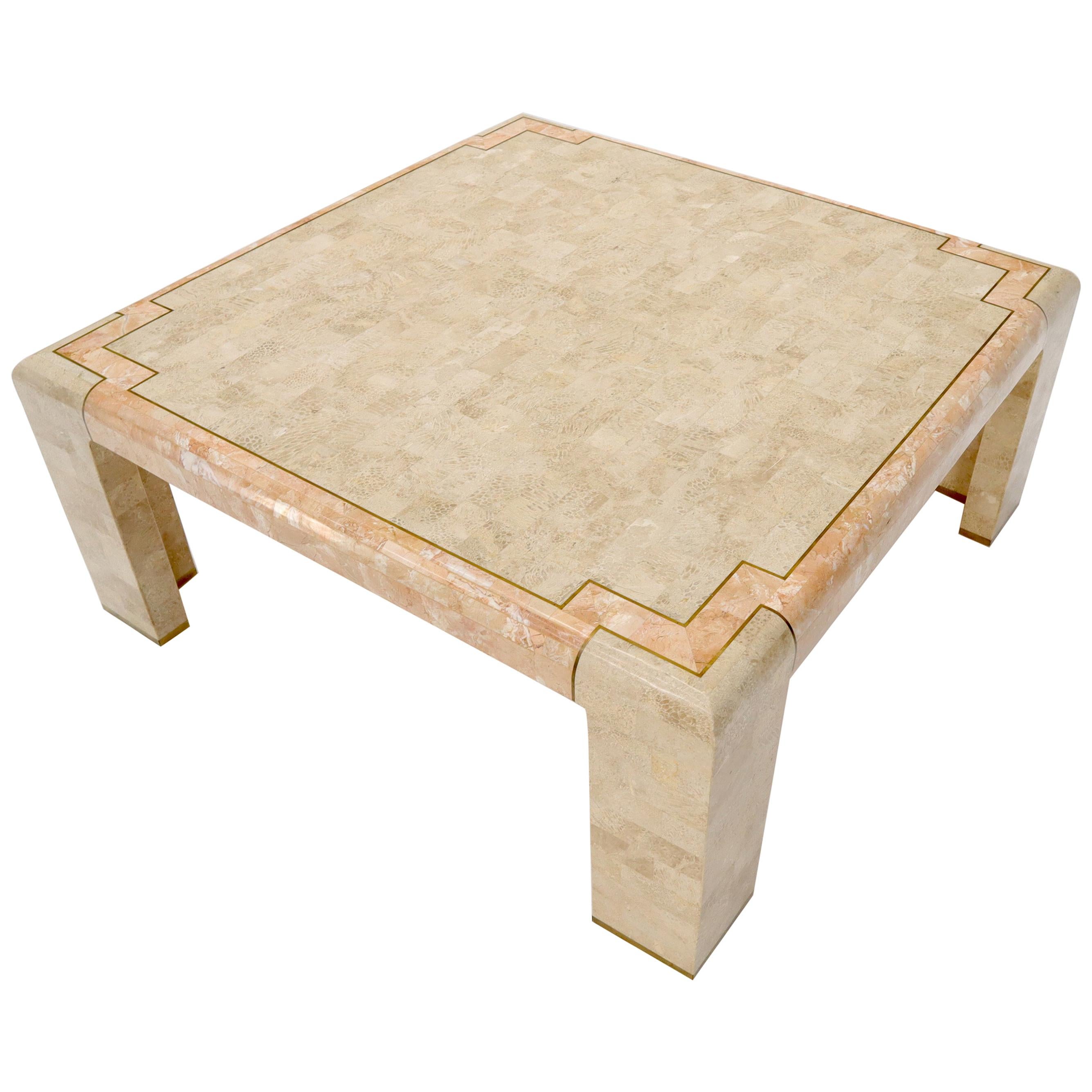 Table basse carrée en pierre tessellée et laiton incrusté