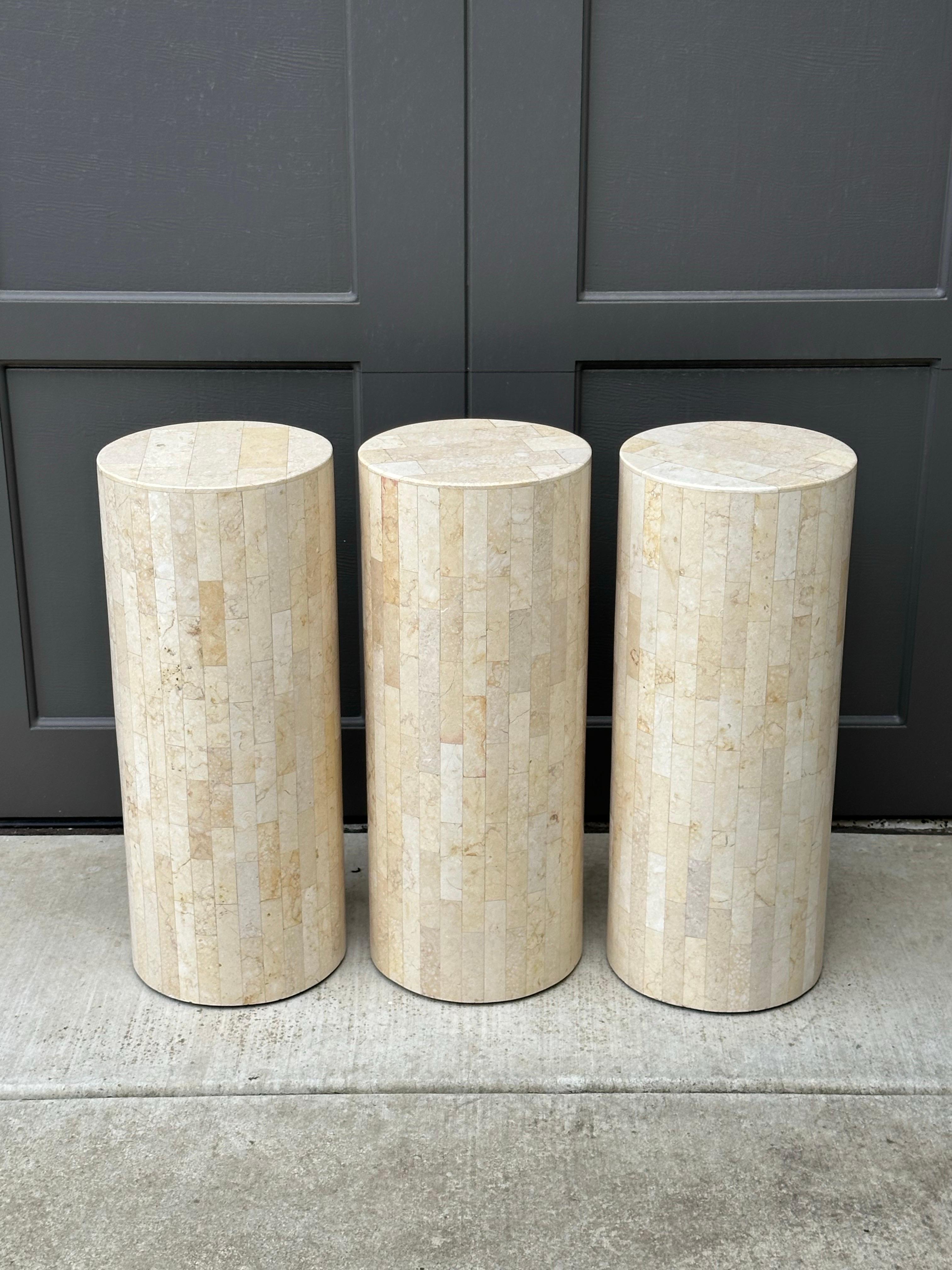 Tessellated Stone Drum Side Table in the Style of Marquis of Beverly Hills en venta 3