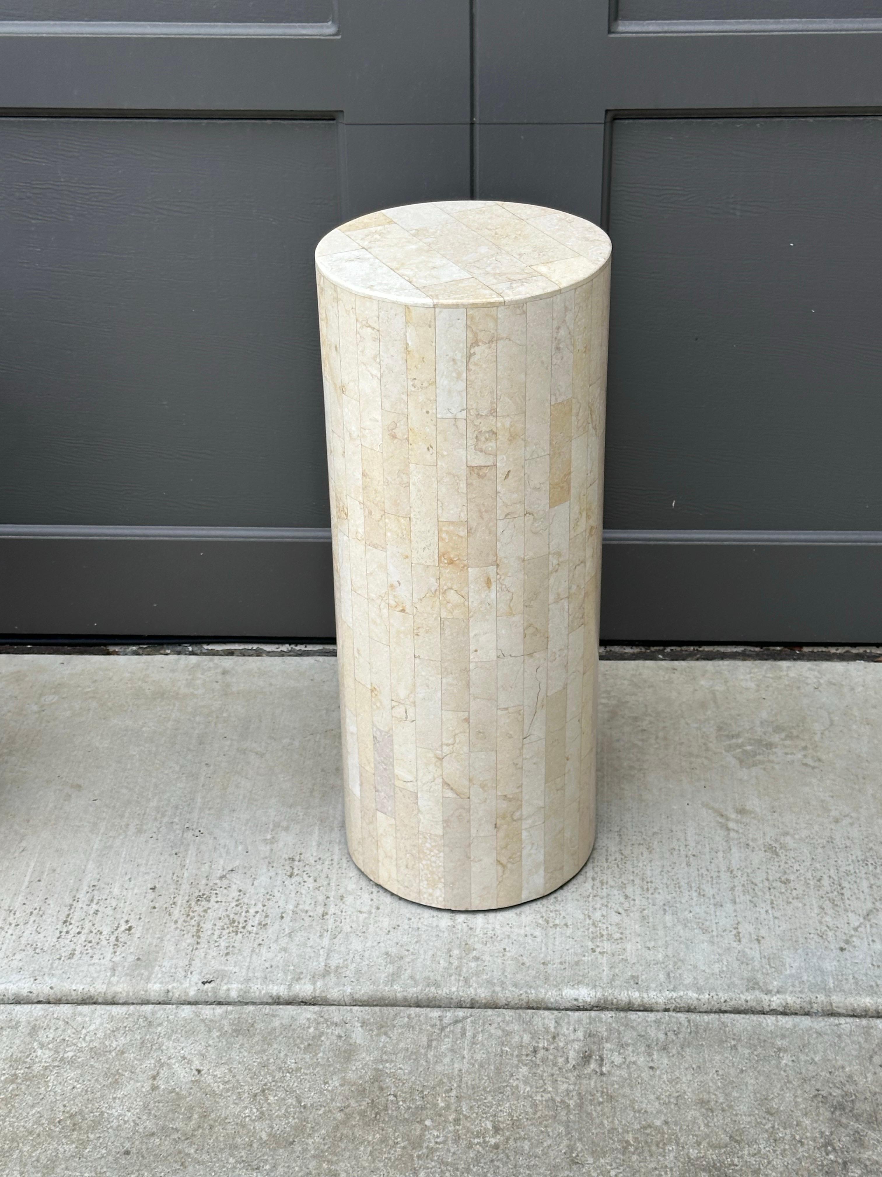 Tessellated Stone Drum Side Table in the Style of Marquis of Beverly Hills en venta 6