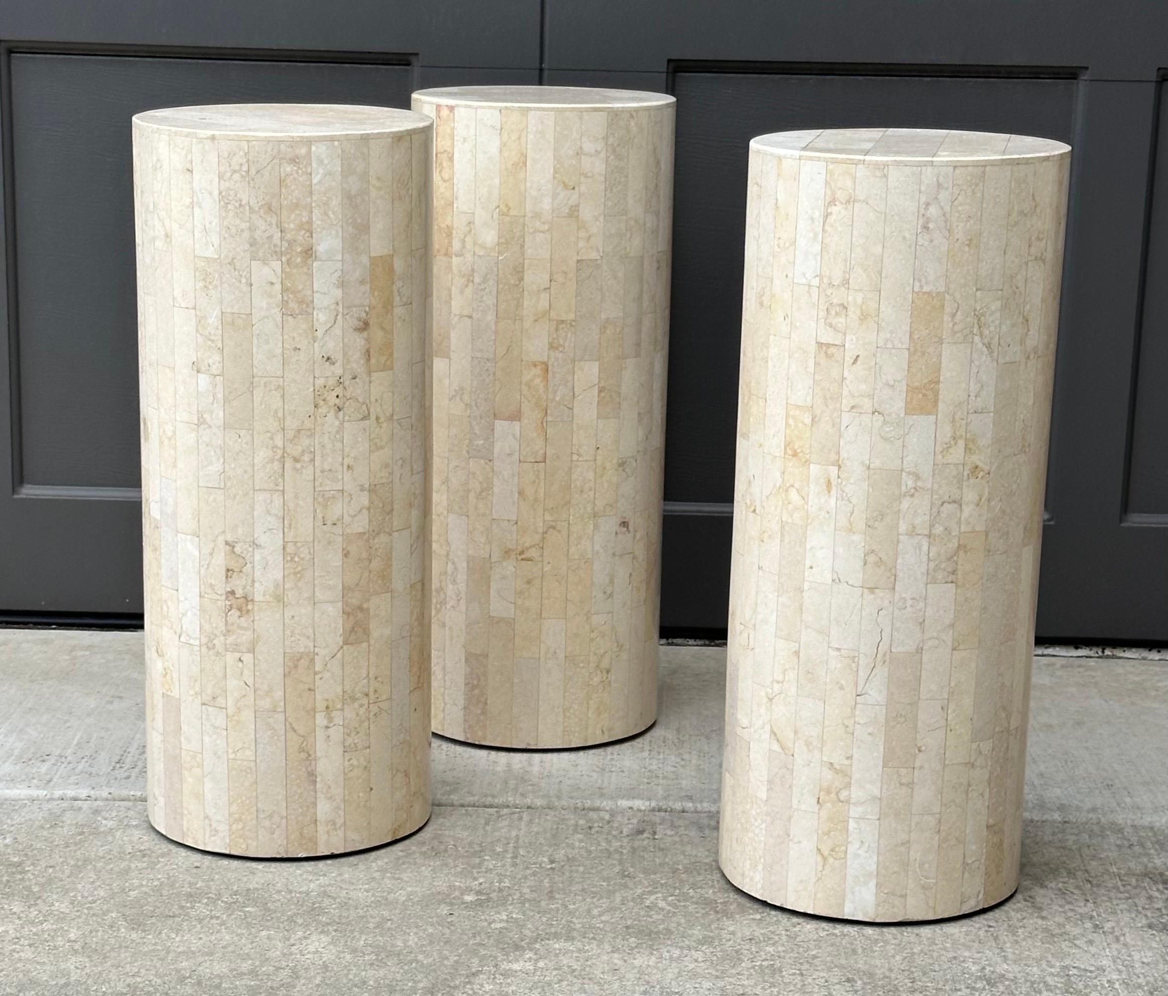 Tessellated Stone Drum Side Table in the Style of Marquis of Beverly Hills Piedra en venta