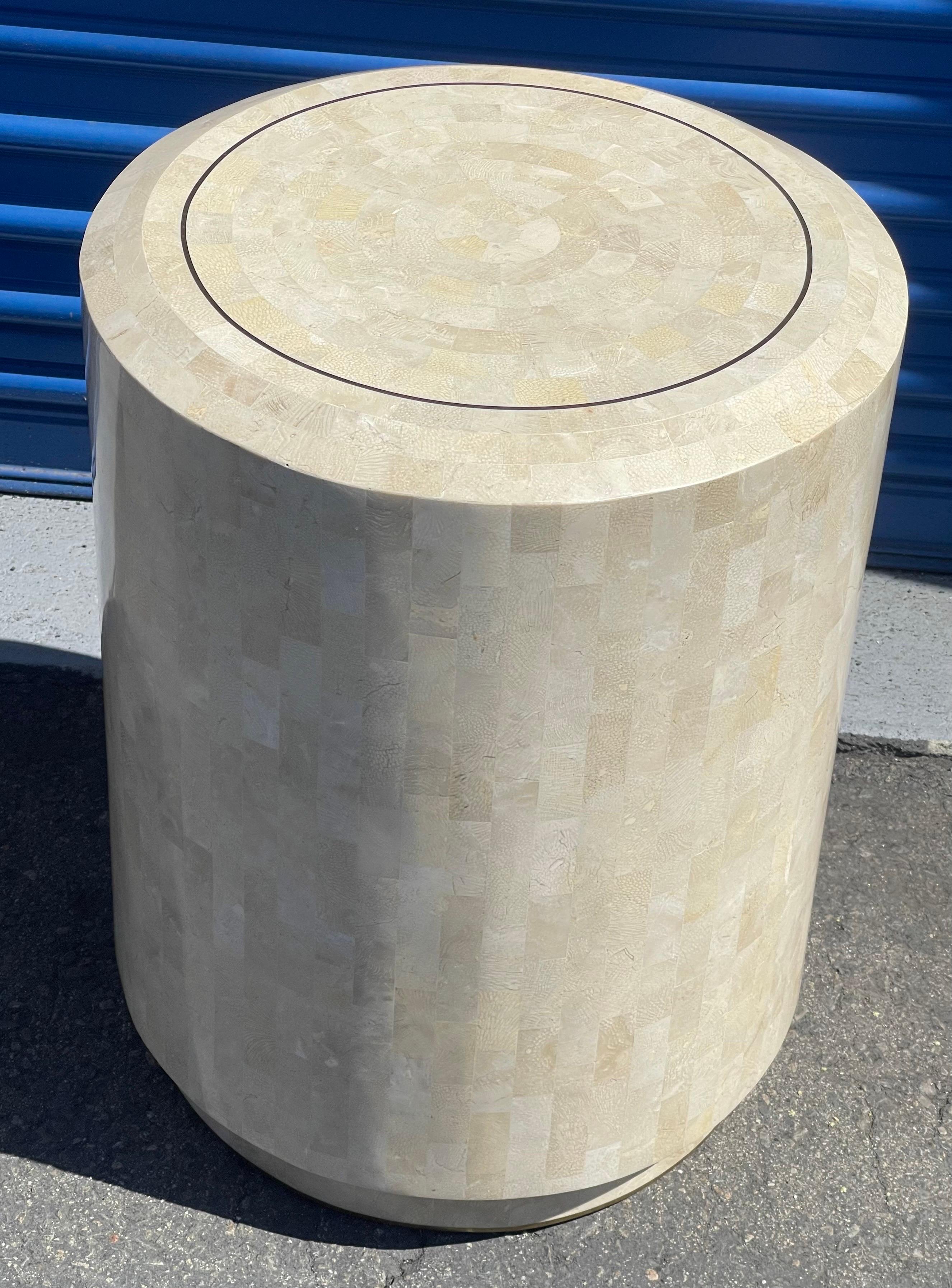 Tessellated Stone Pedestal / Side Table with Brass Accents by Maitland Smith In Good Condition For Sale In San Diego, CA