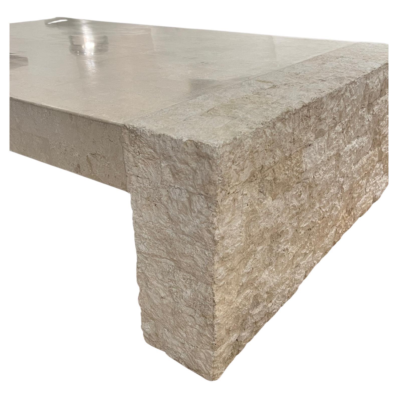 Table en pierre tessellée