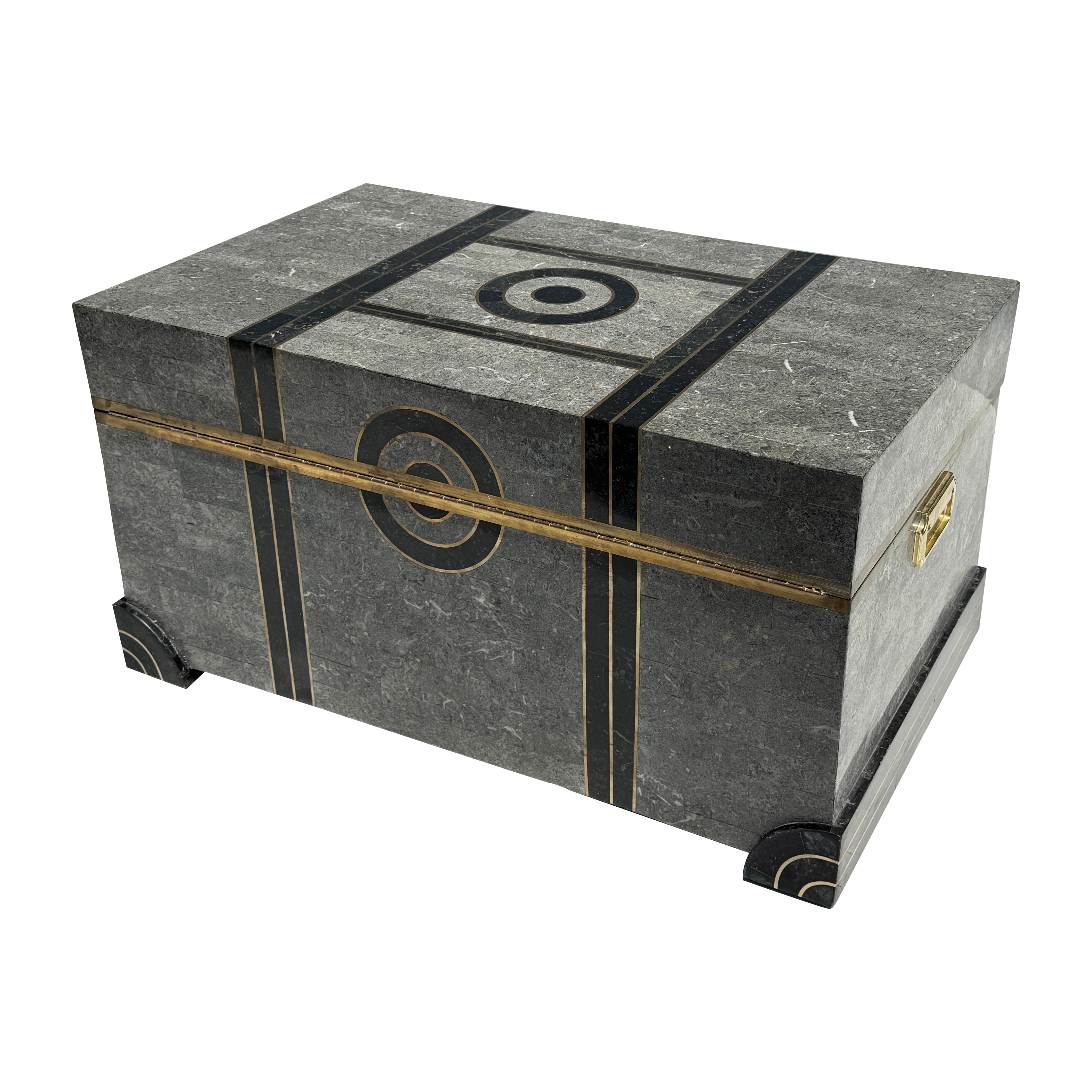 Mosaikierter Stone Trnunk Couchtisch im Angebot