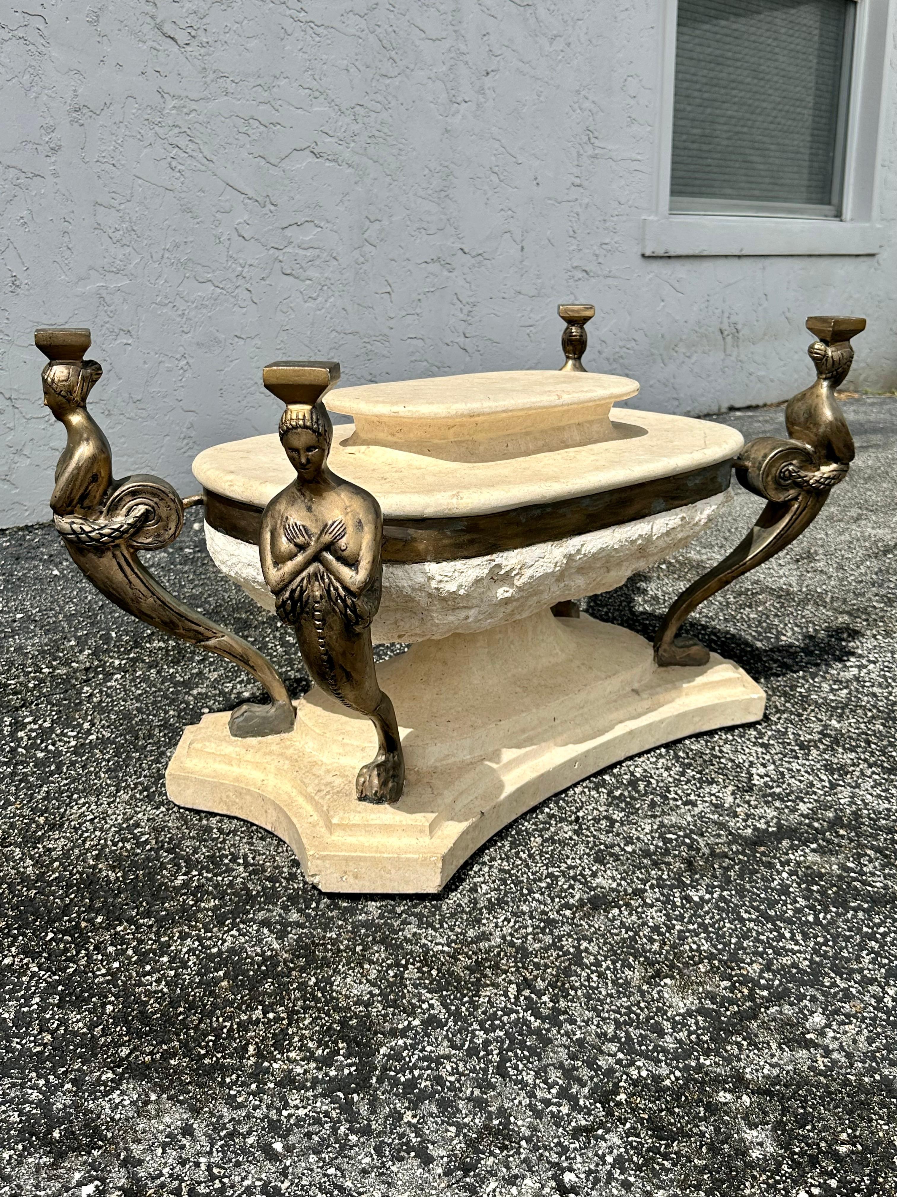 Table basse figurative Maitland Smith en travertin tessellé des années 1980 en vente 3