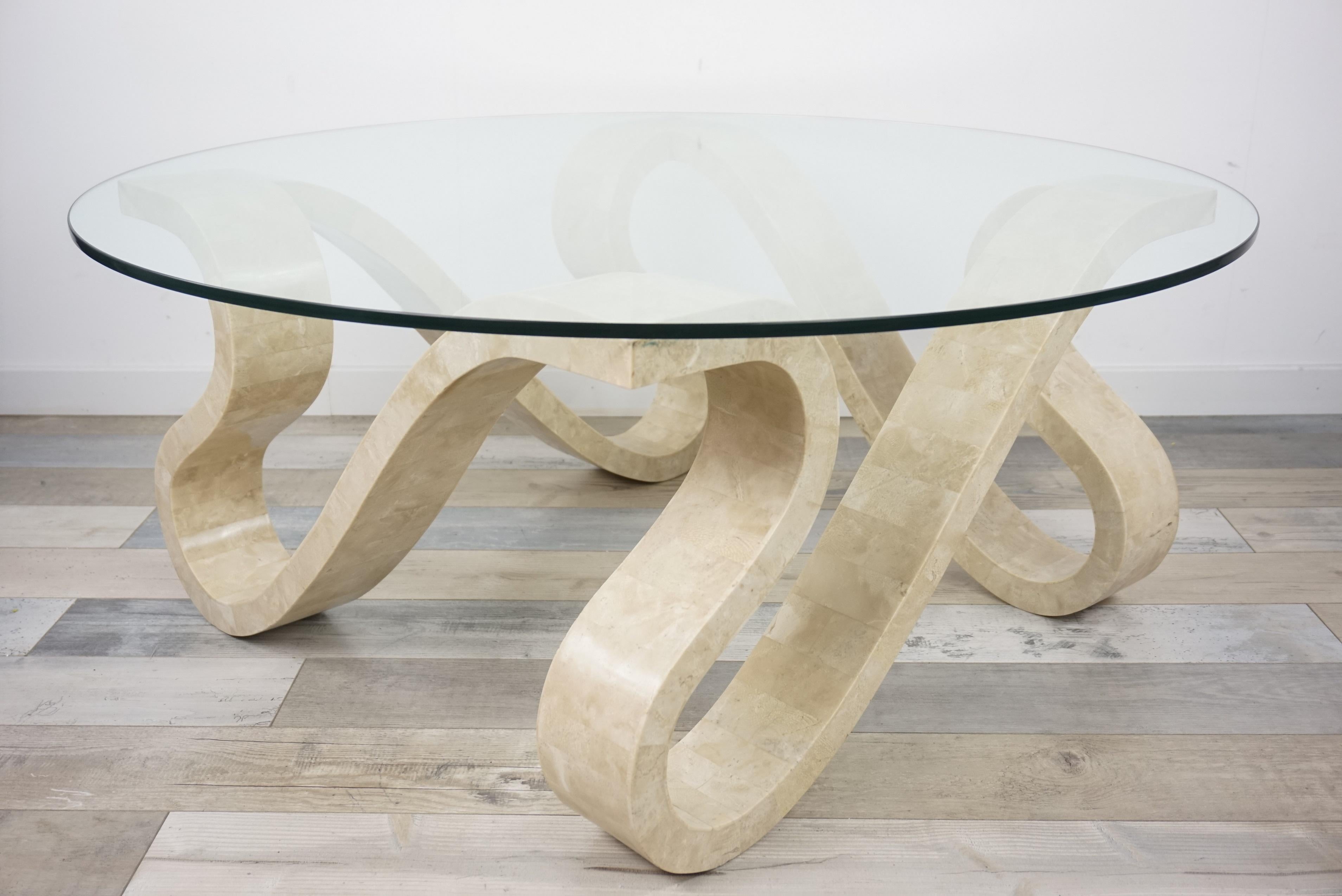Tessellated Travertine Marquetry and Round Glass Tray Coffee Table (Europäisch)