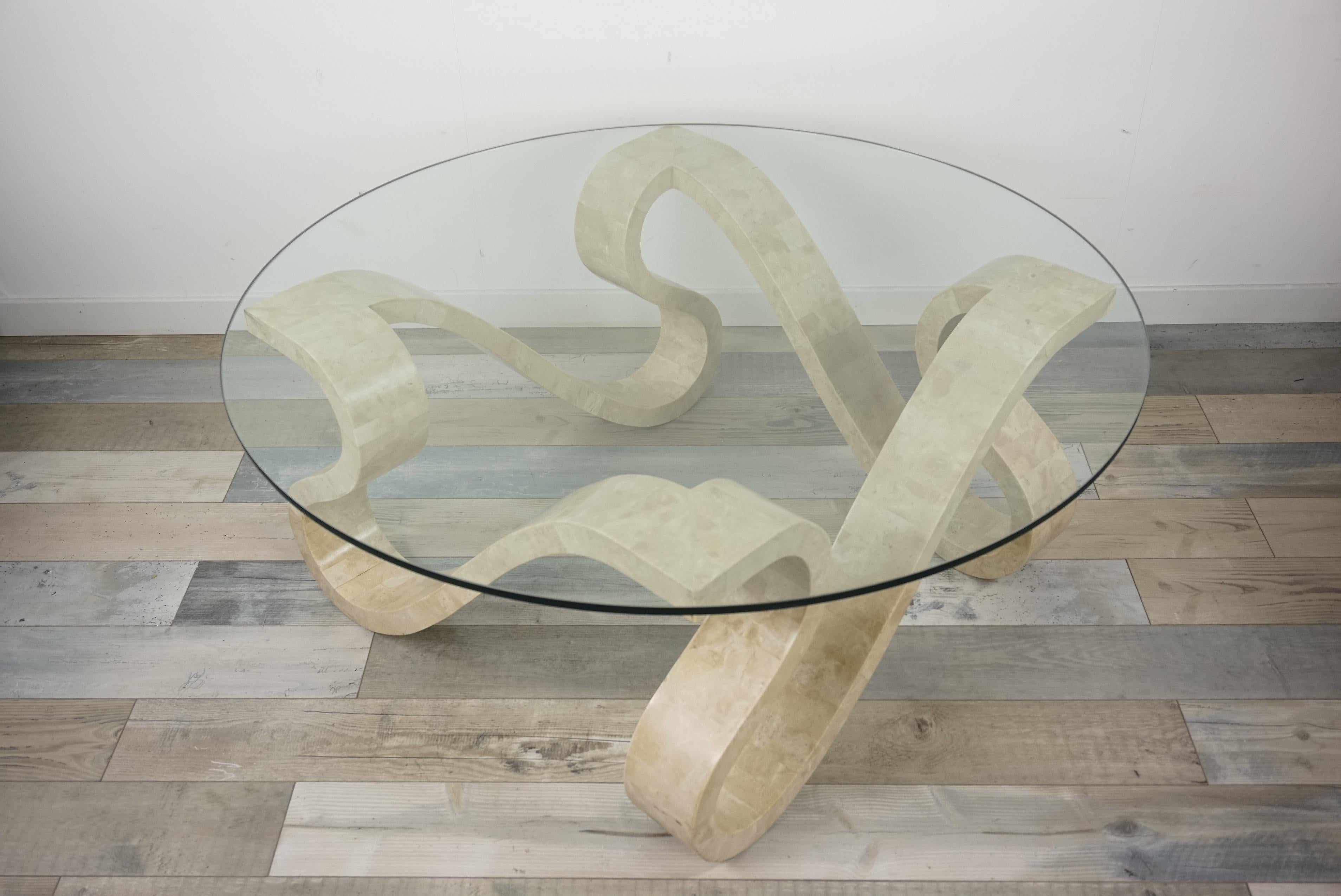 Tessellated Travertine Marquetry and Round Glass Tray Coffee Table im Zustand „Hervorragend“ in Tourcoing, FR