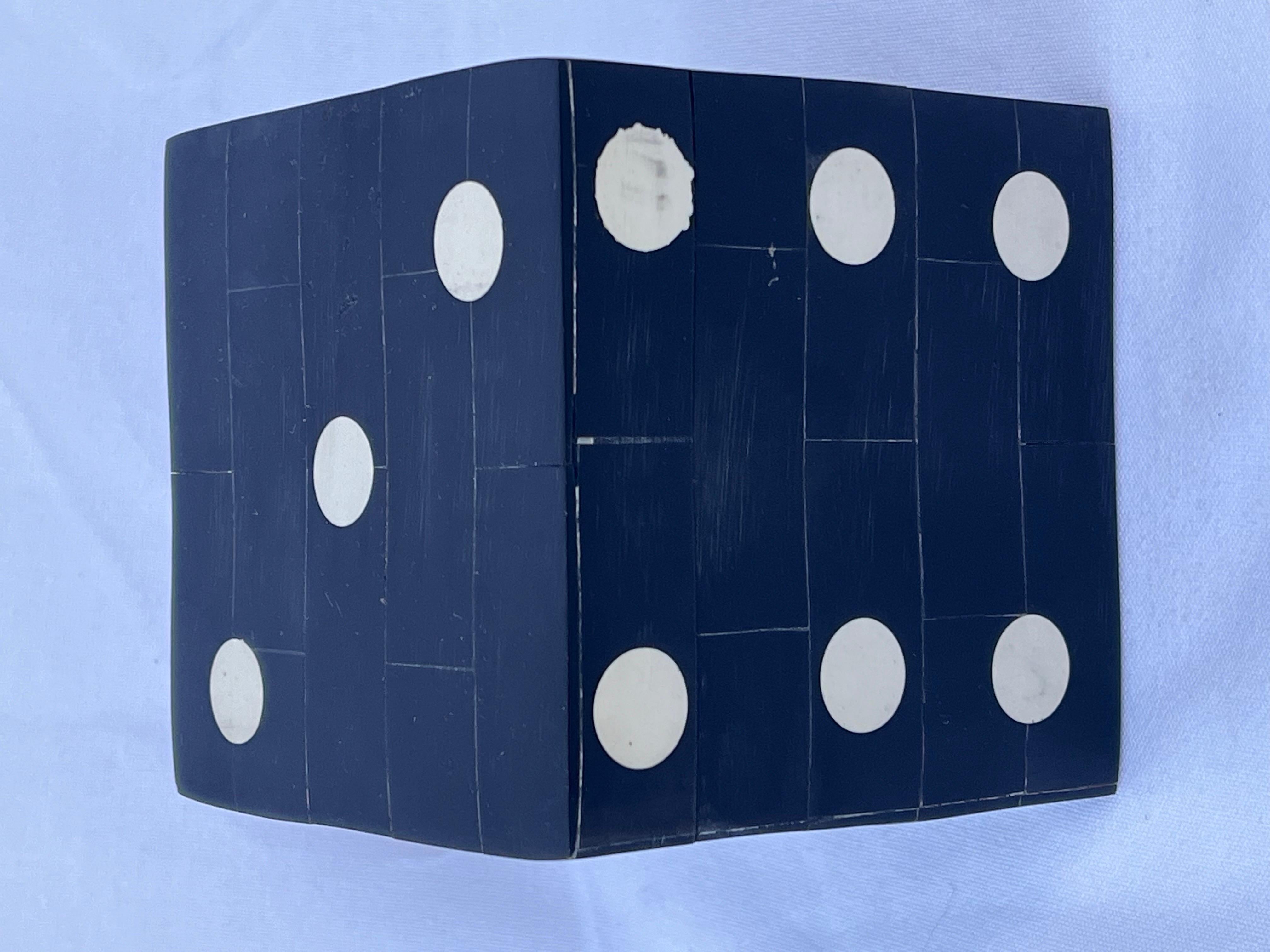 Tessellated Vintage Dice or Die Lidded Cube Box Paperweight Desk Accessory  In Good Condition For Sale In Atlanta, GA