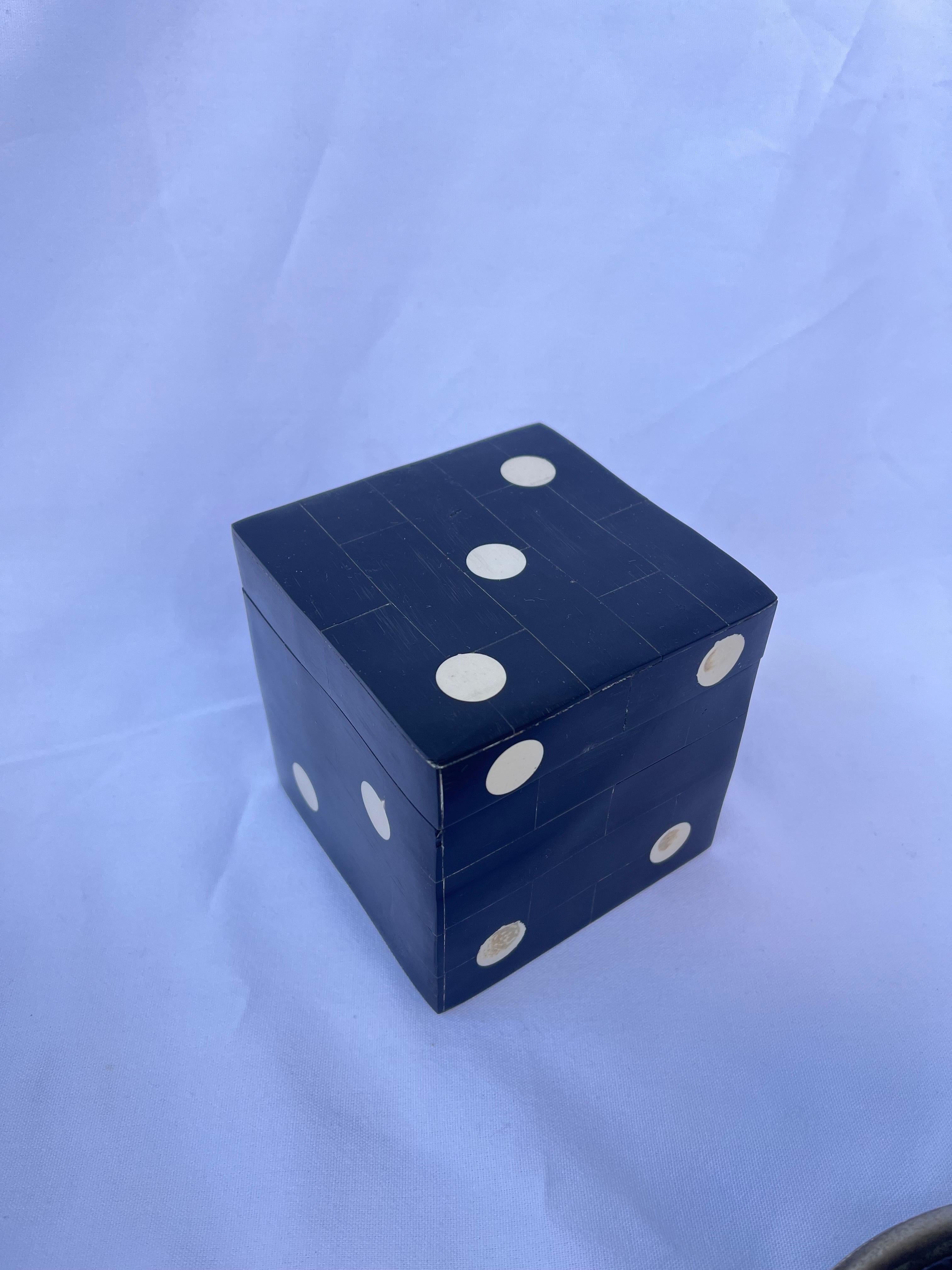 Bone Tessellated Vintage Dice or Die Lidded Cube Box Paperweight Desk Accessory  For Sale