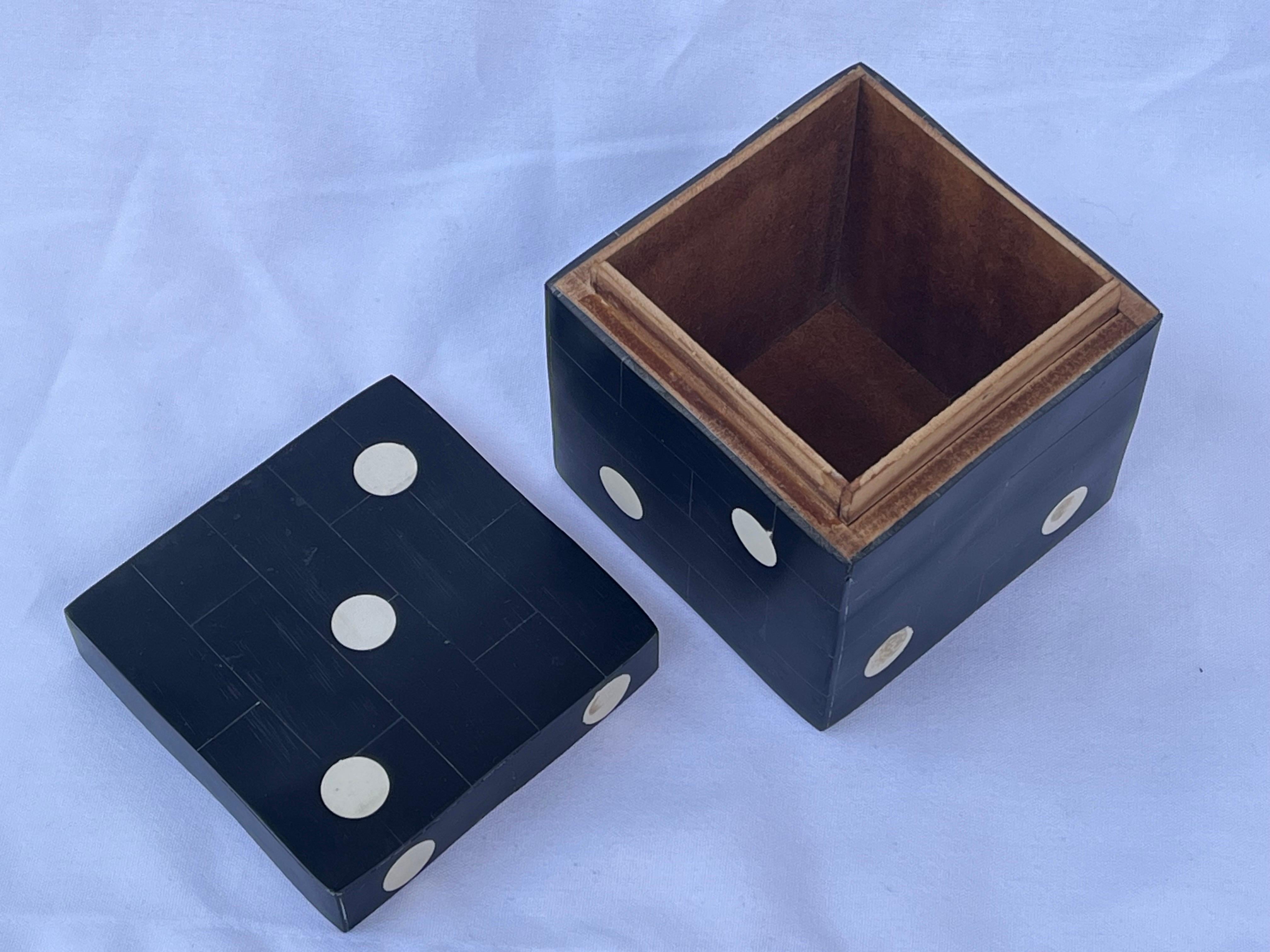 Tessellated Vintage Dice or Die Lidded Cube Box Paperweight Desk Accessory  For Sale 1