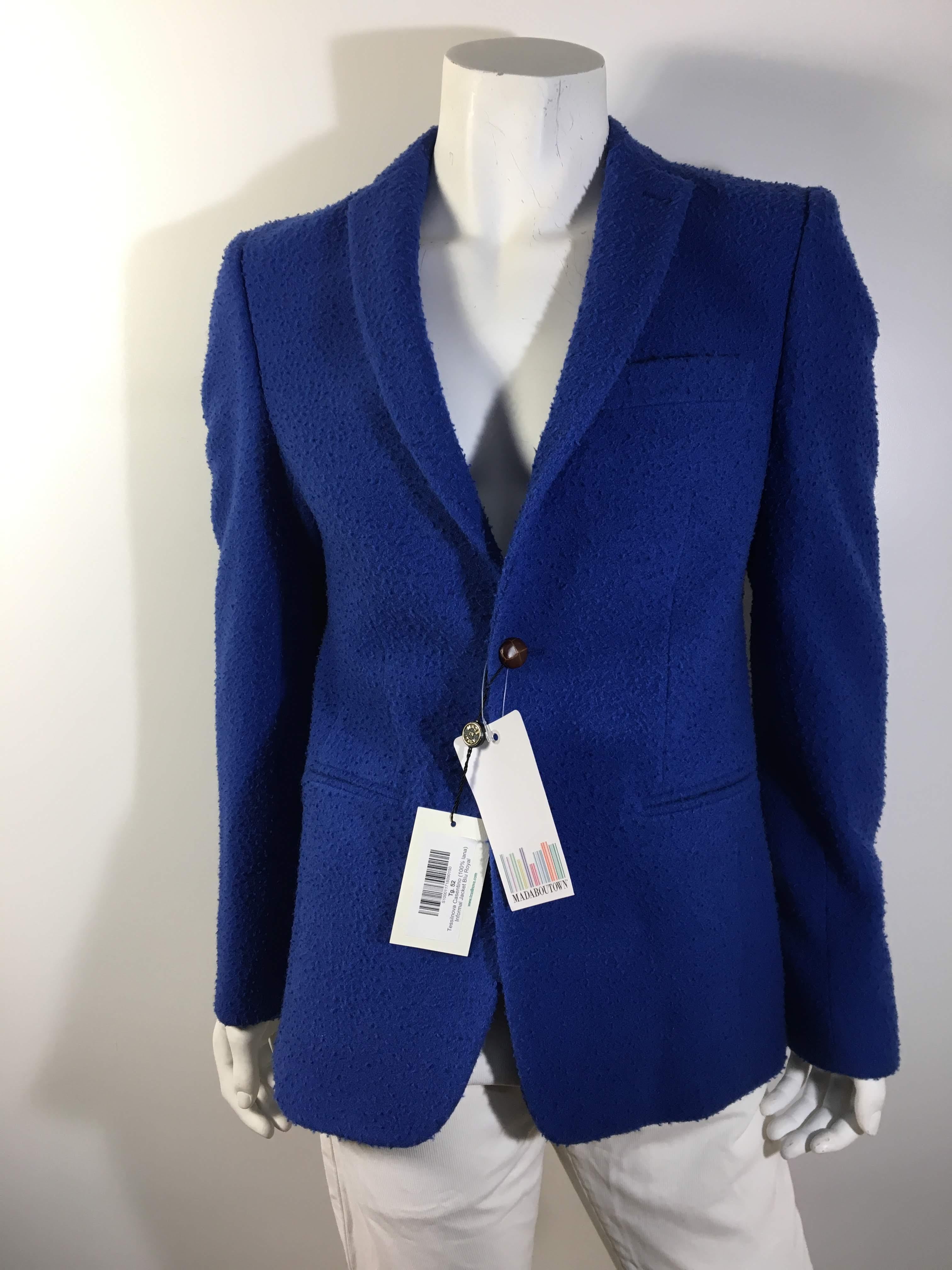 Tessilnova Mens Jacket
100% Blue Wool 
2 Leather Buttons
2 Waist Pockets/ 1 Chest Pocket
NEW WITH TAGS
Made in Italy
Size 52