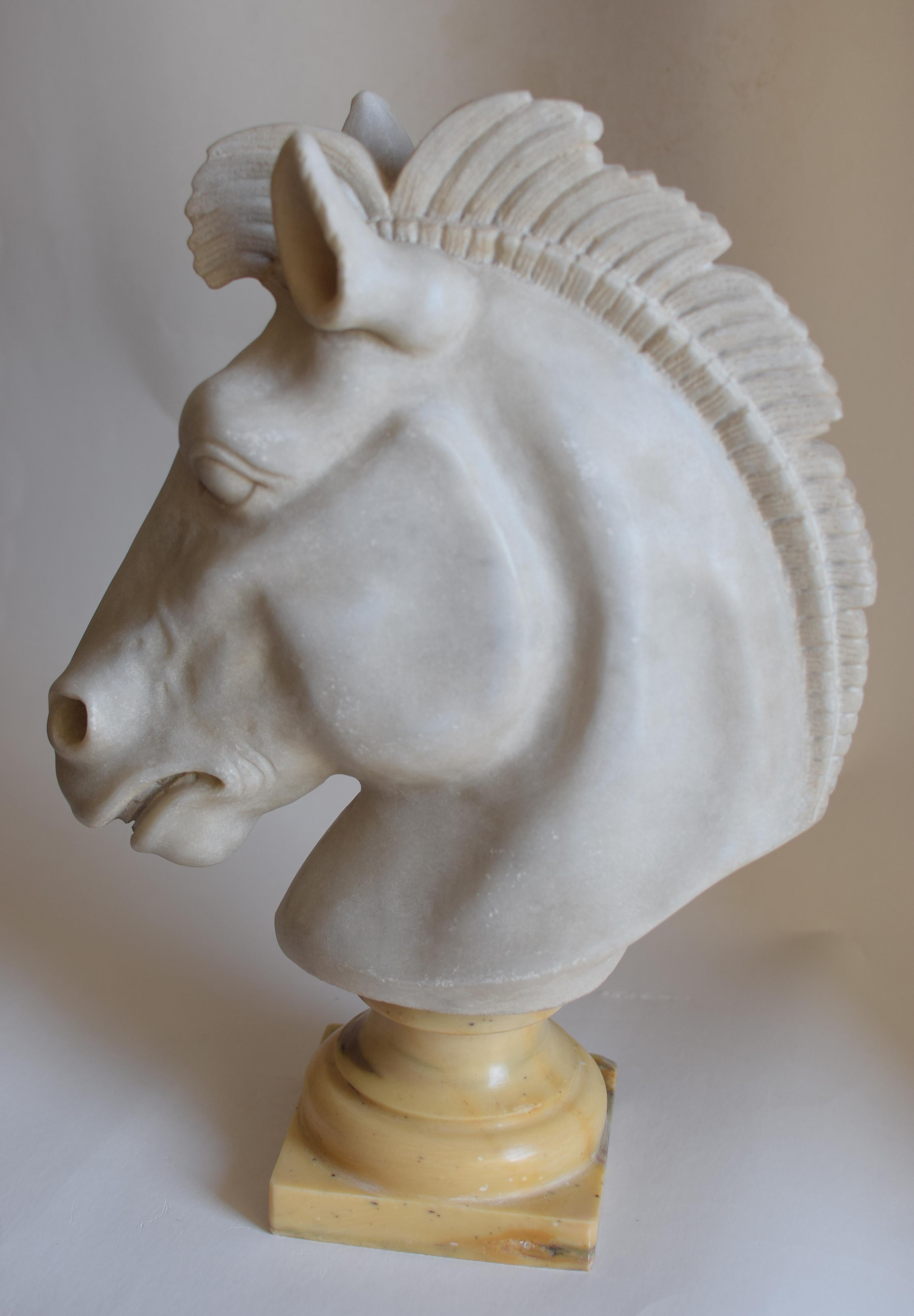 Classic horse head in white Carrara marble -made in Italy For Sale 5