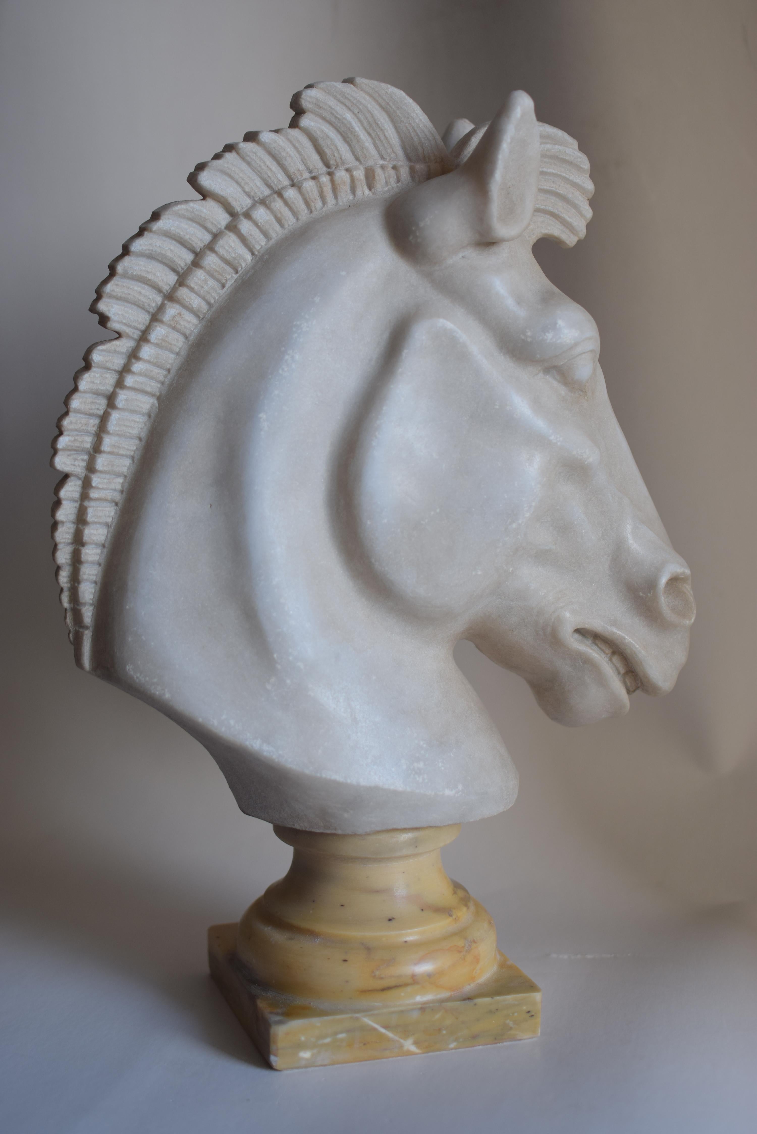 Marble Classic horse head in white Carrara marble -made in Italy For Sale