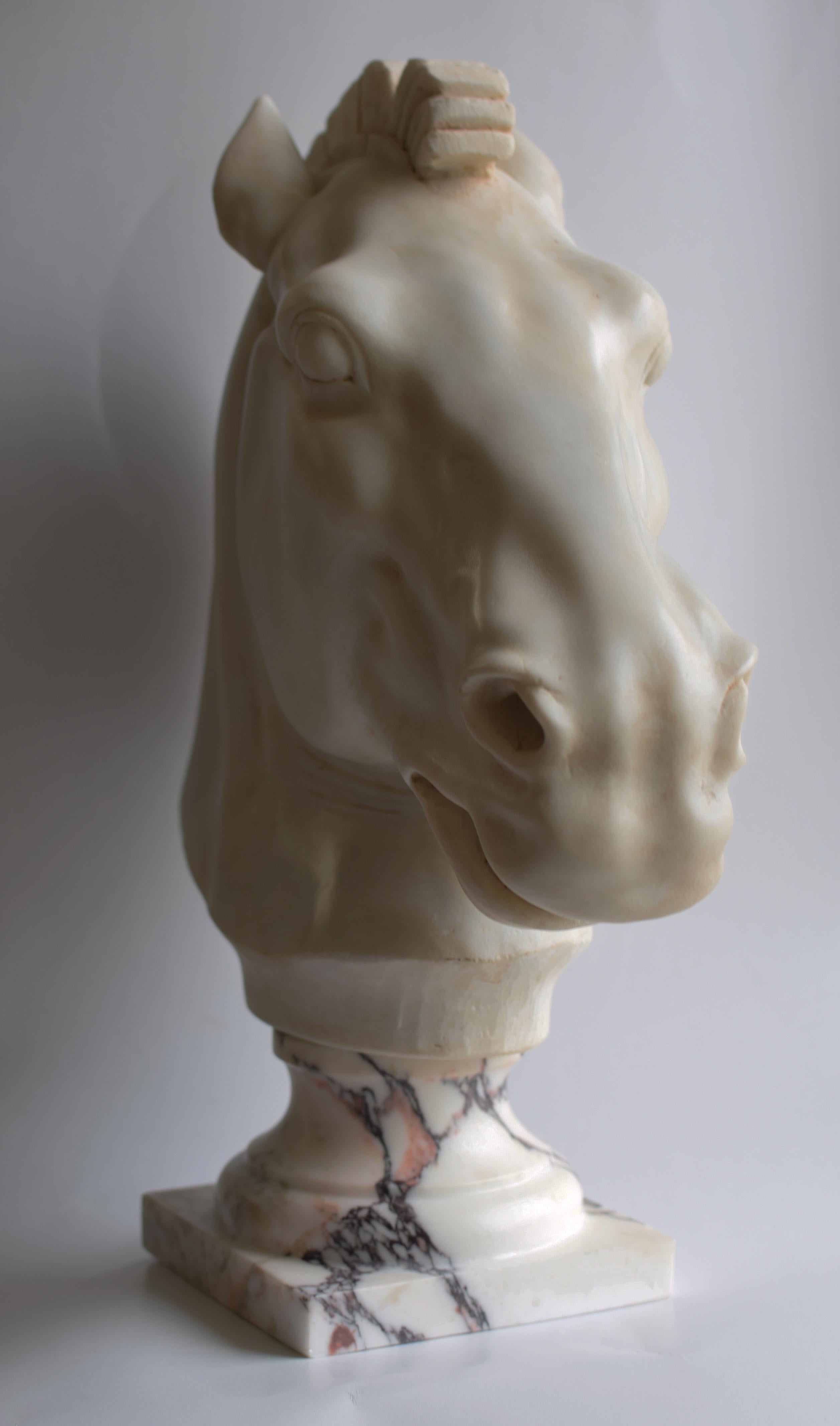Marbre Testa cavallo Grecia classica in marmo bianco di Carrara en vente