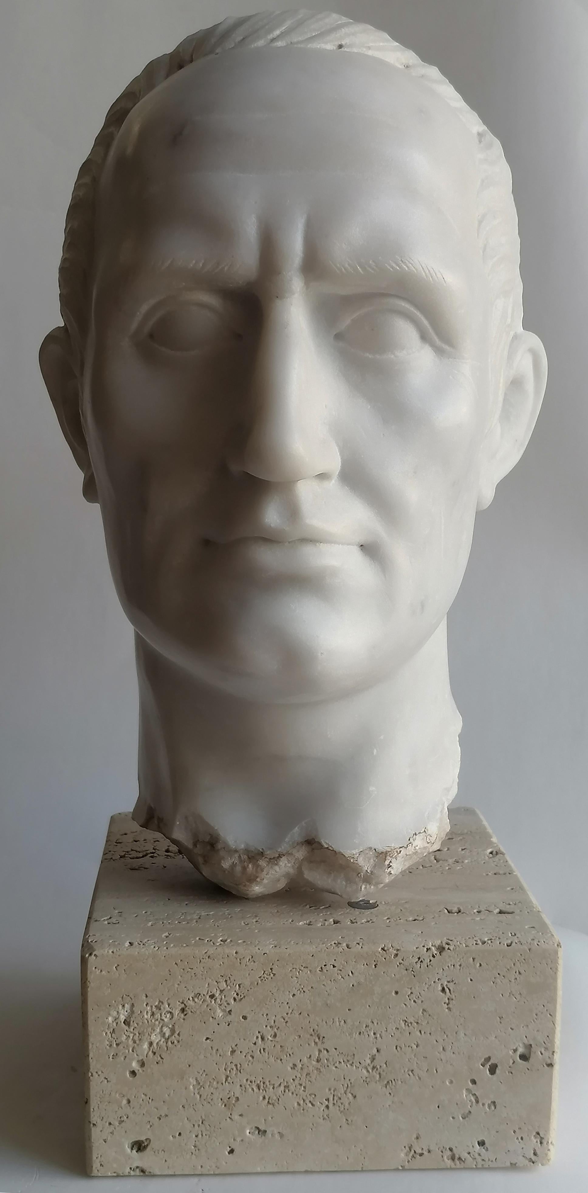 Kopf Julius Caesar  gemeißelt auf weißem Carrara-Marmor - hergestellt in Italien im Angebot 3