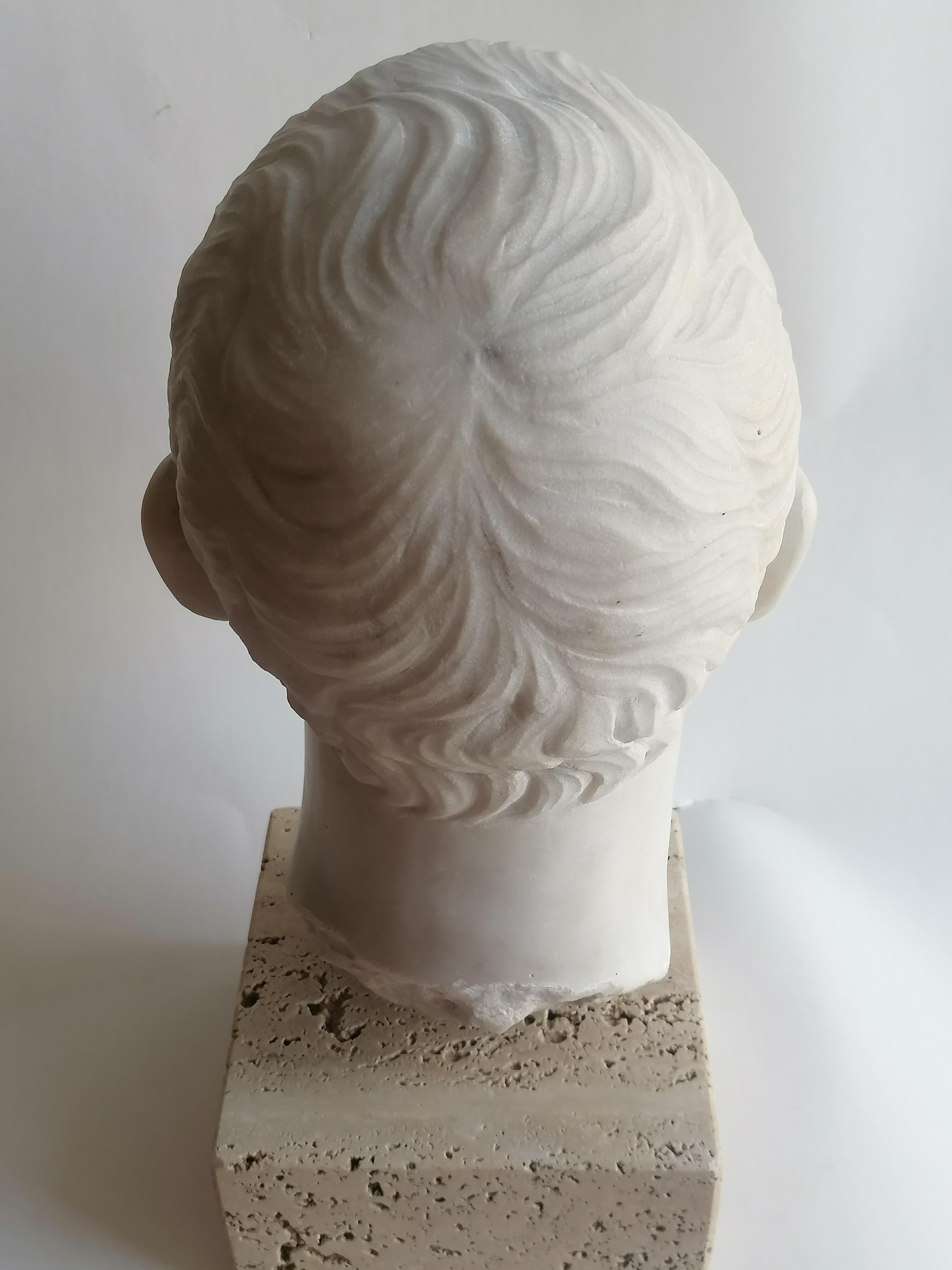 Kopf Julius Caesar  gemeißelt auf weißem Carrara-Marmor - hergestellt in Italien im Angebot 1