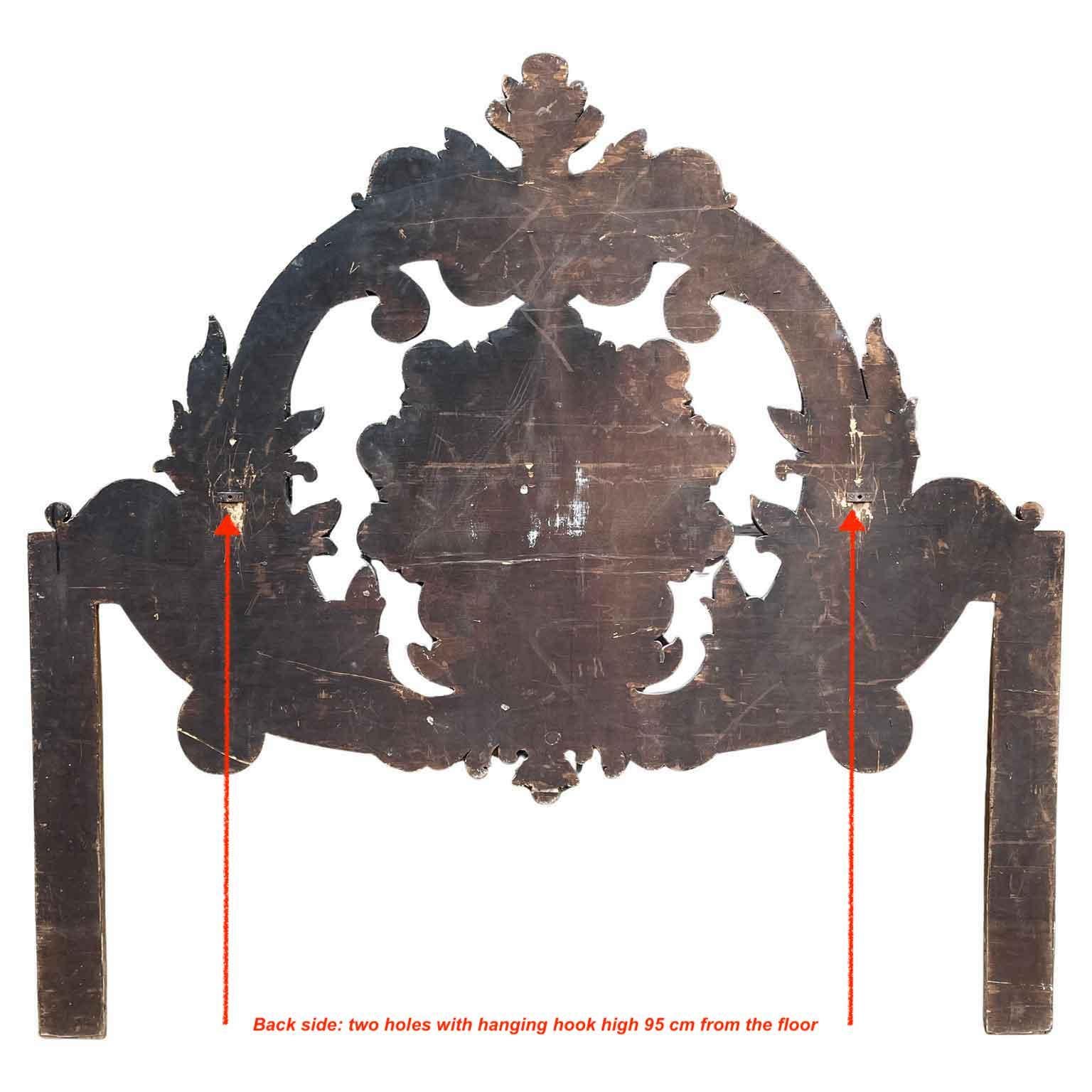 Italian Painted Wooden Double Bed Headboard With Shell and Volutes For Sale 9