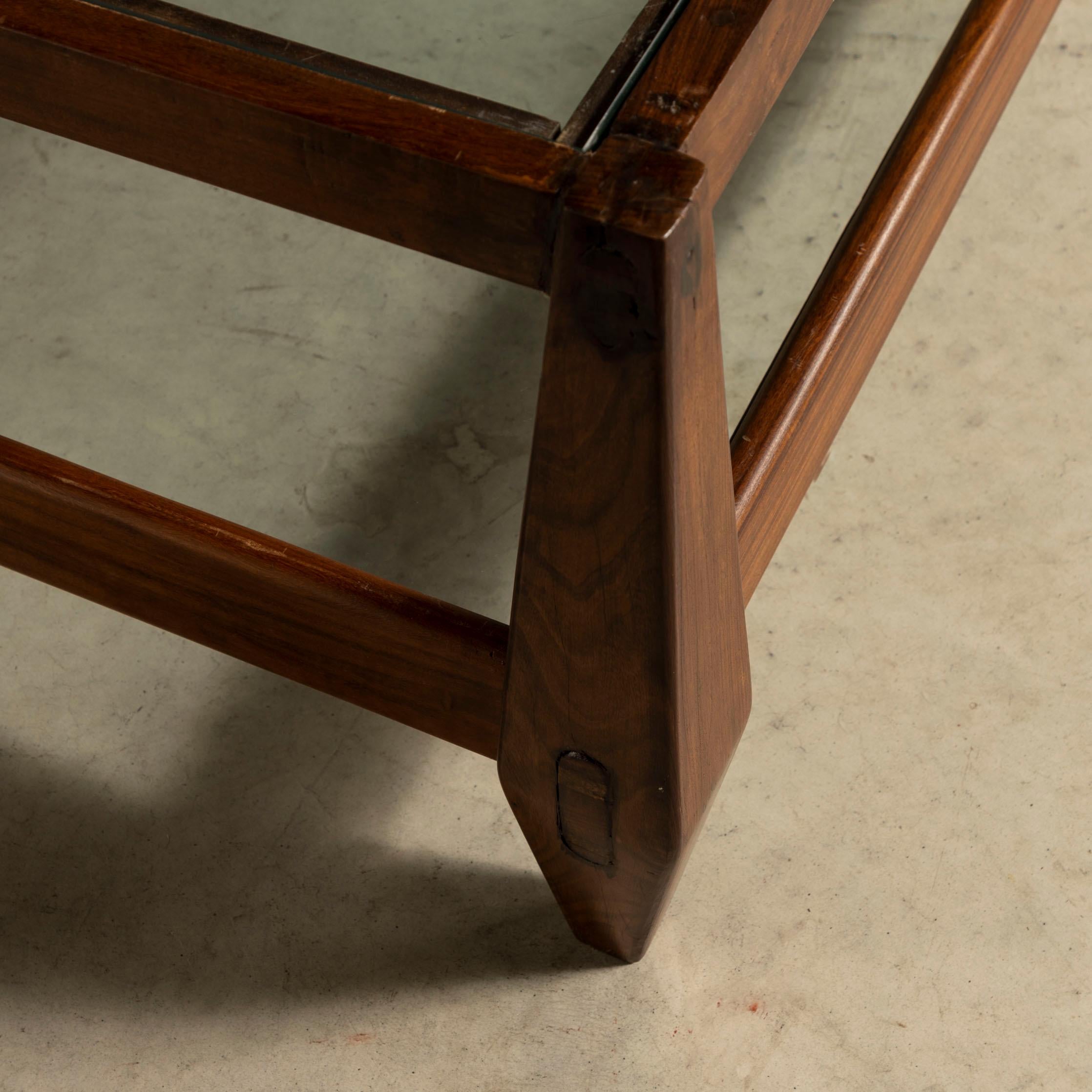 Mid-Century Modern Table basse en bois moderniste brésilien par Jean Gillon en vente