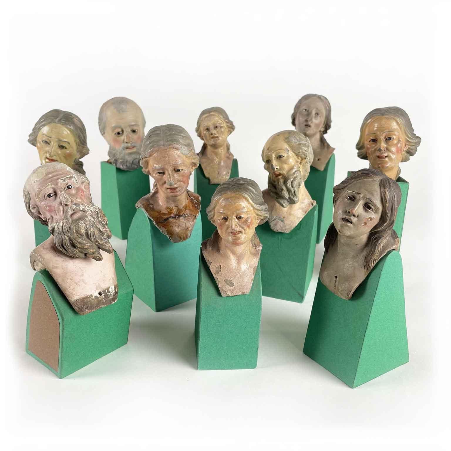 Neapolitan Polychrome Terracotta Nativity Heads from the 1700s Set of Ten Figures For Sale 3