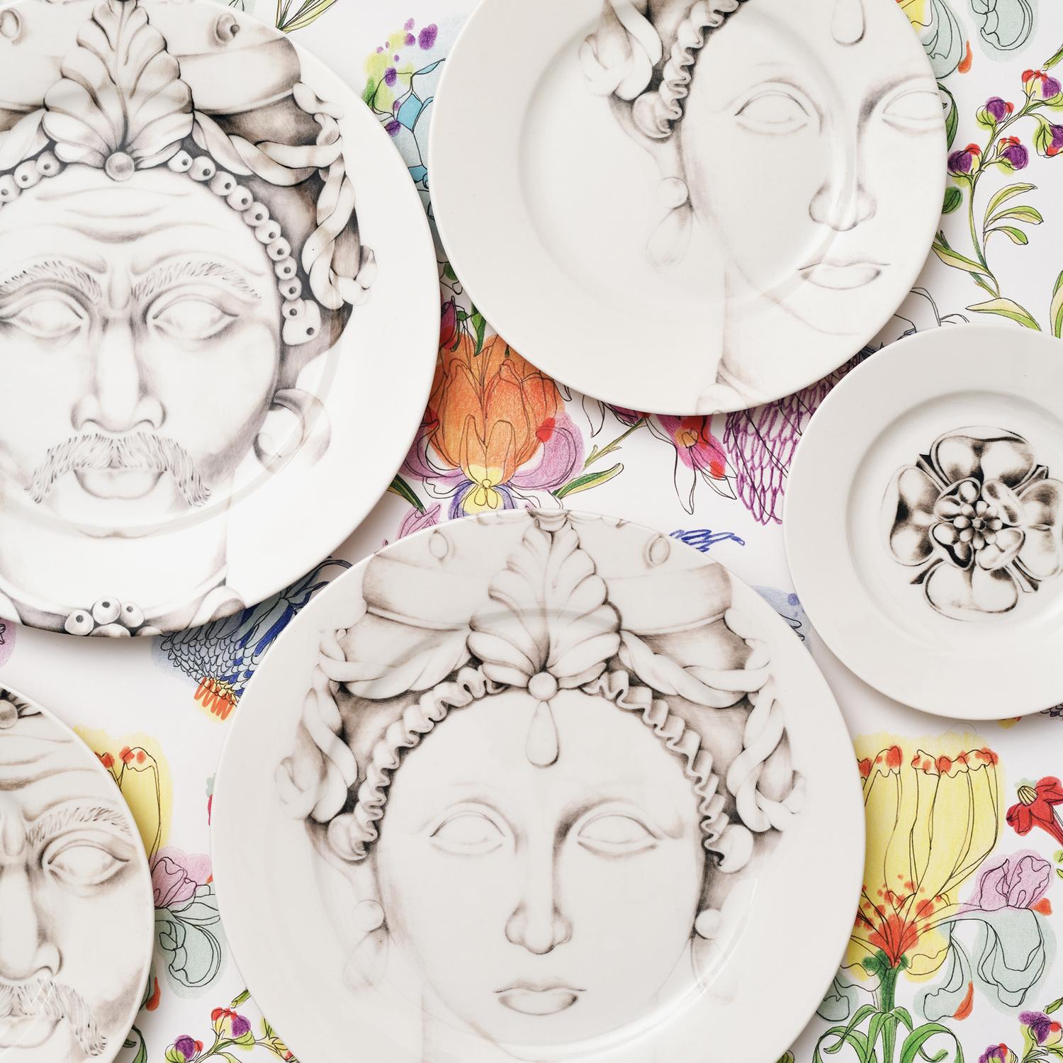 Teste di Moro, Colección en Gris Suave, Plato de Postre Contemporáneo de Porcelana Siglo XXI y contemporáneo en venta