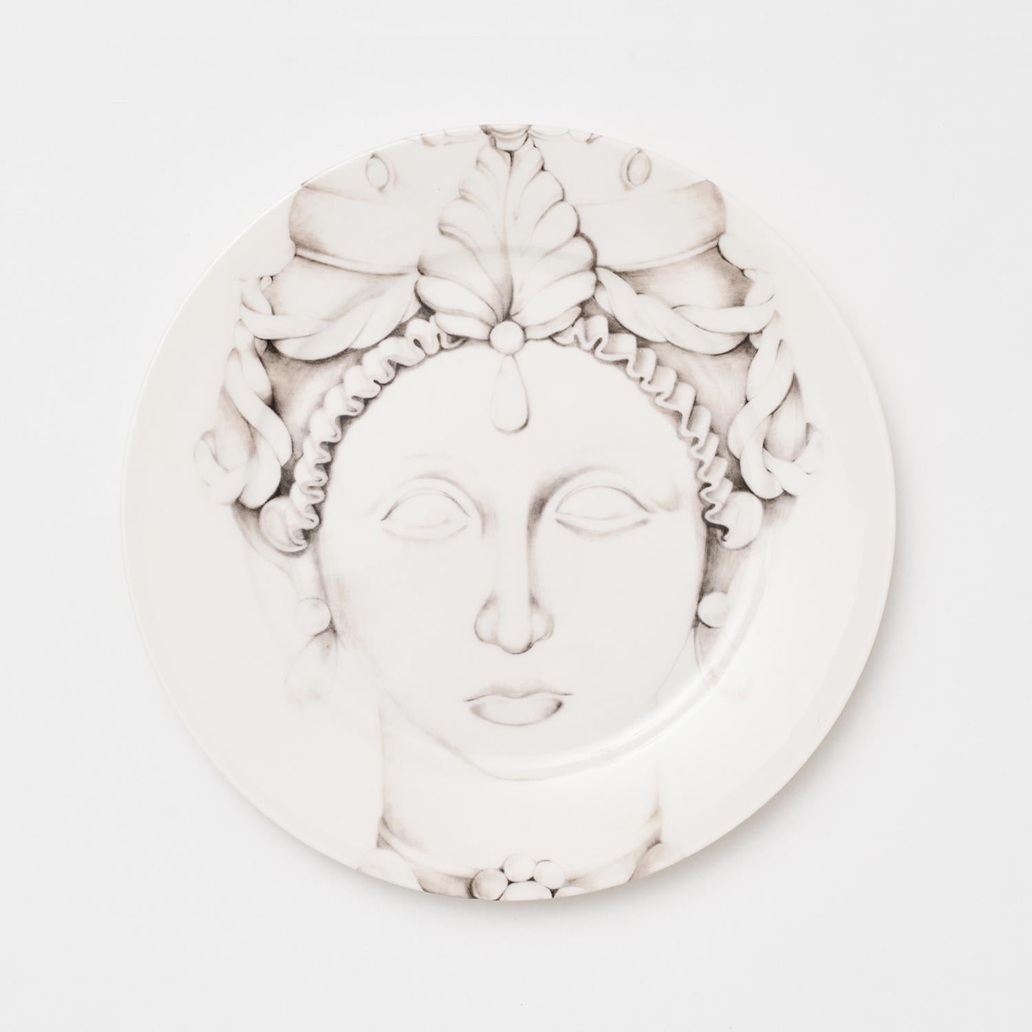 Porcelaine Teste di Moro, six assiettes plates contemporaines en porcelaine gris doux en vente