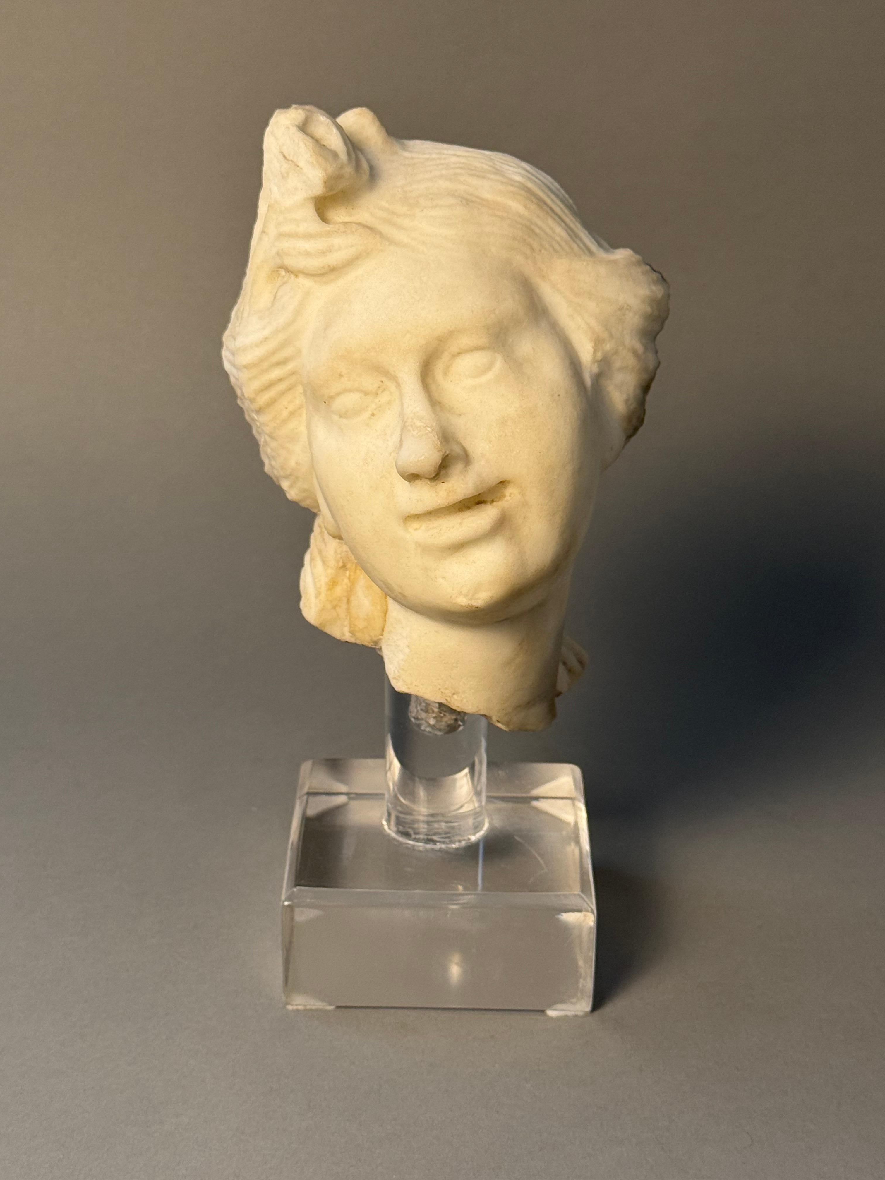 Neoclassico Testina in marmo neoclassica - periodo XVIII secolo in vendita