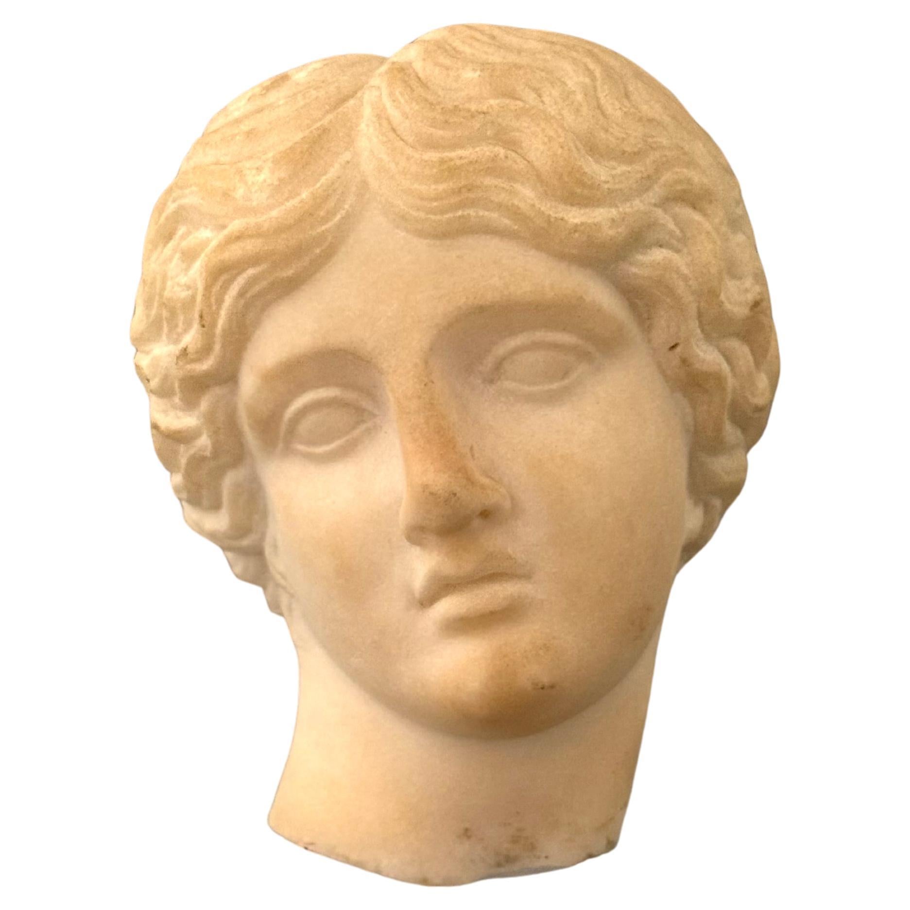 Testina in marmo statuario raffigurante Artemide - periodo XVIII secolo - Italia